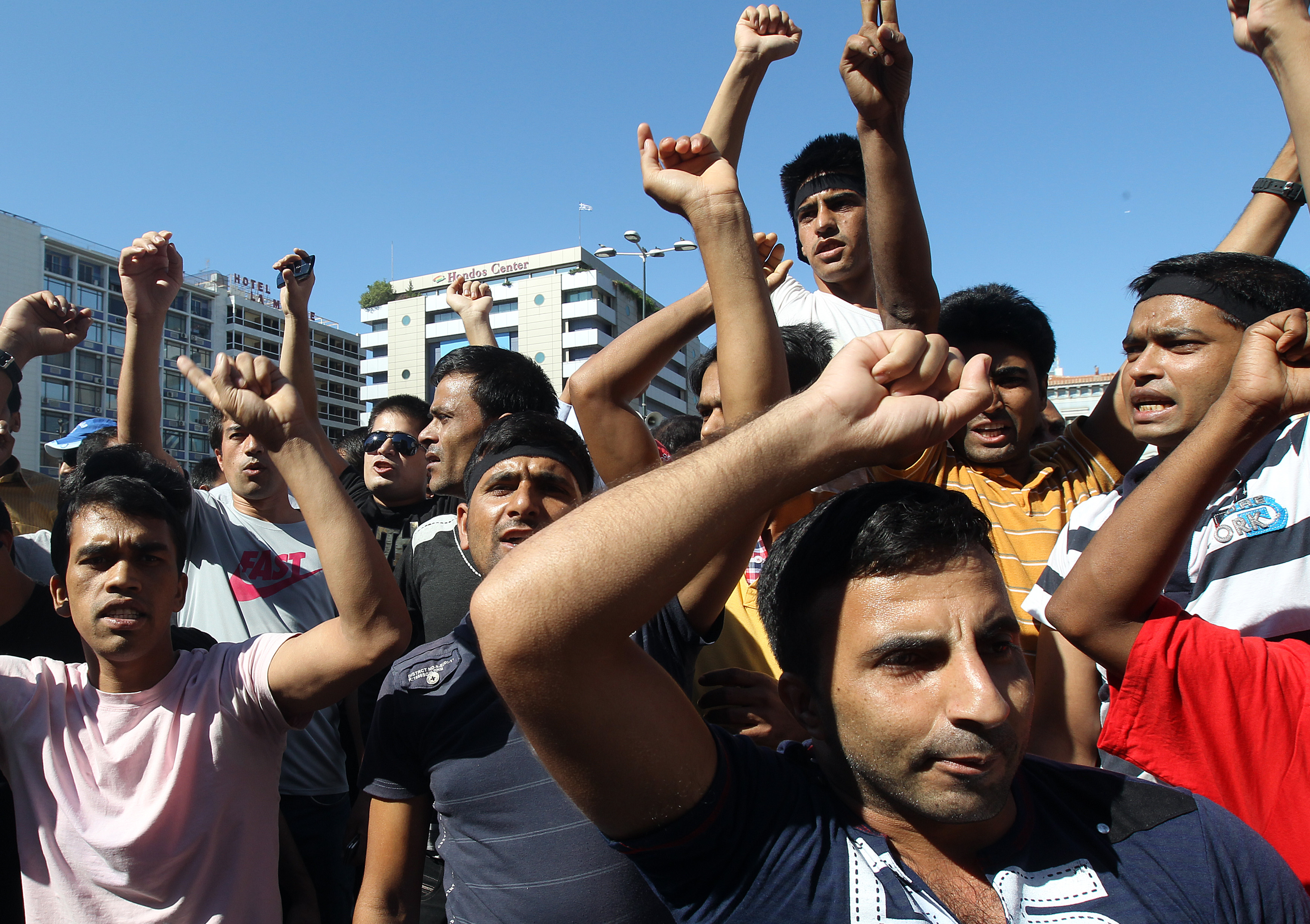 Πορεία μουσουλμάνων στο κέντρο της Αθήνας