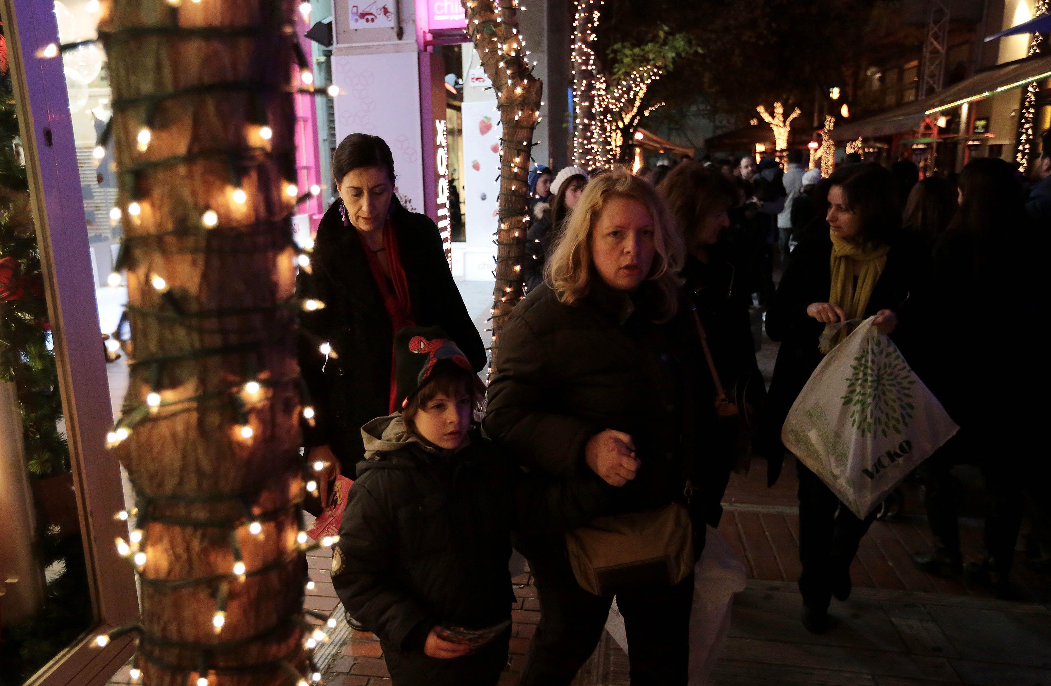 Πώς θα λειτουργήσουν τα εμπορικά καταστήματα ώς την Πρωτοχρονιά