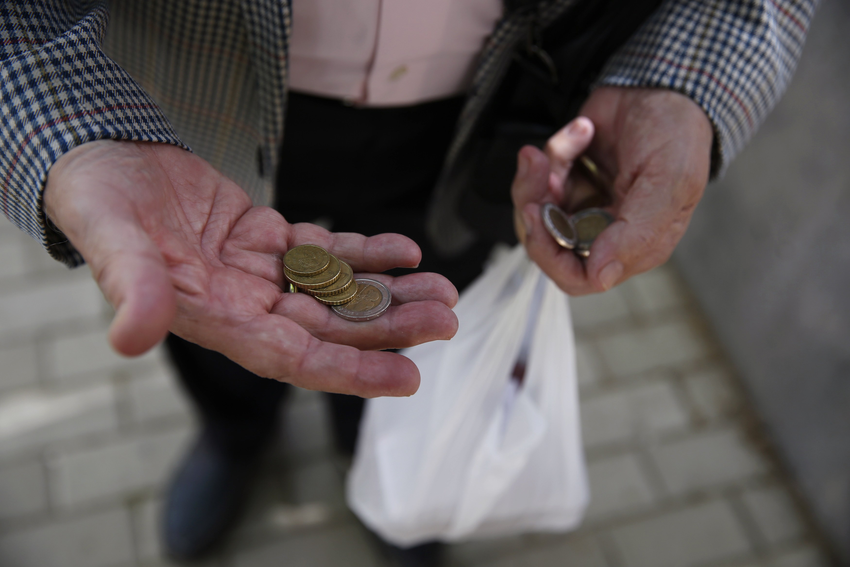ΕΚΤ: Το 40% του πλούτου τους έχασαν τα ελληνικά νοικοκυριά στην κρίση