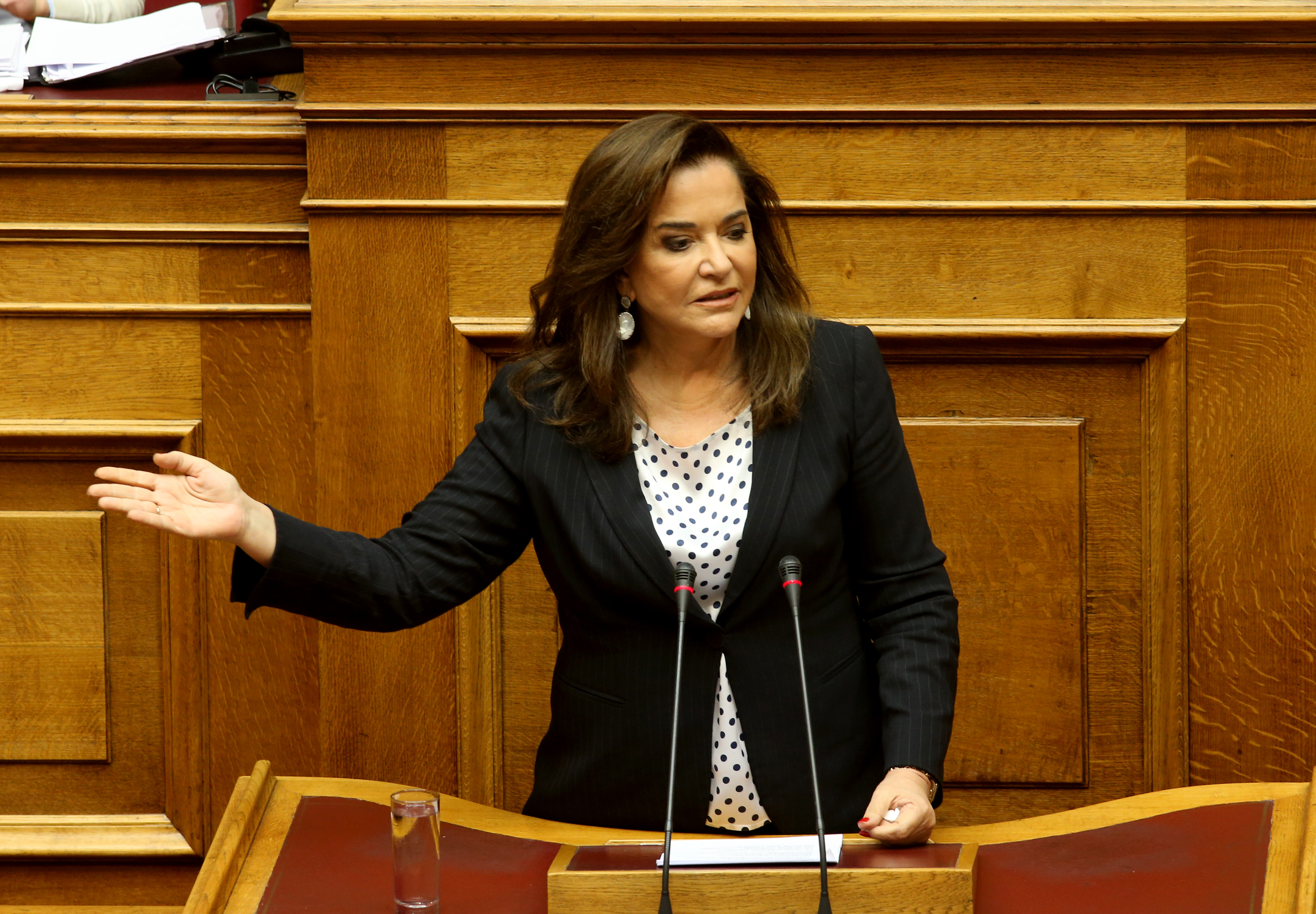 Μπακογιάννη: Το σενάριο των εκλογών είναι στο τραπέζι