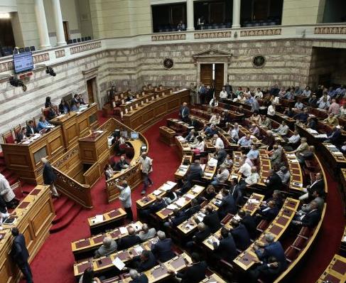 Διαβουλεύσεις για να κλείσει το πολυνομοσχέδιο με τα προαπαιτούμενα