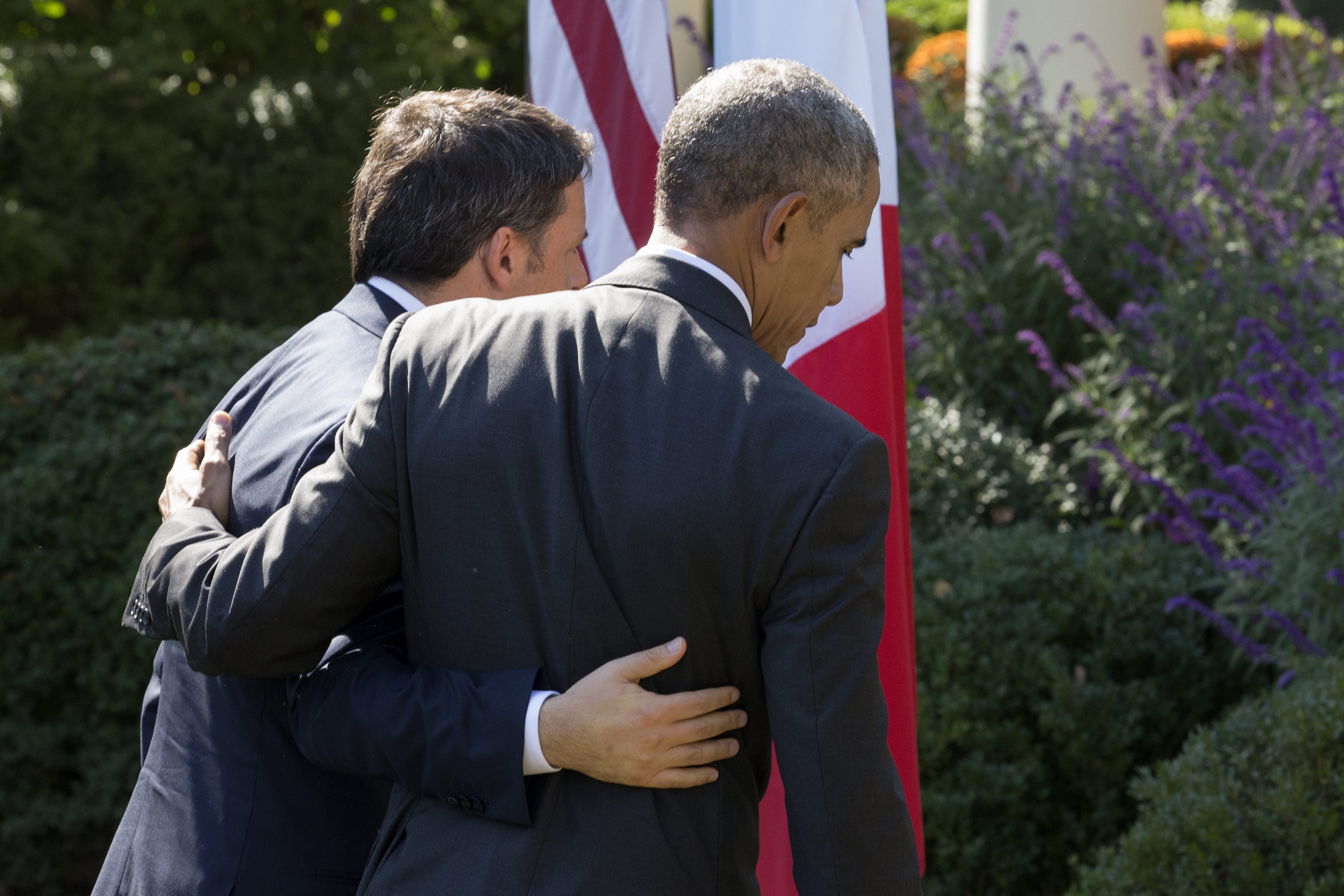 Ομπάμα καλεί Ρέντσι διαβεβαιώνοντας για τη στρατηγική σχέση Ιταλίας-ΗΠΑ