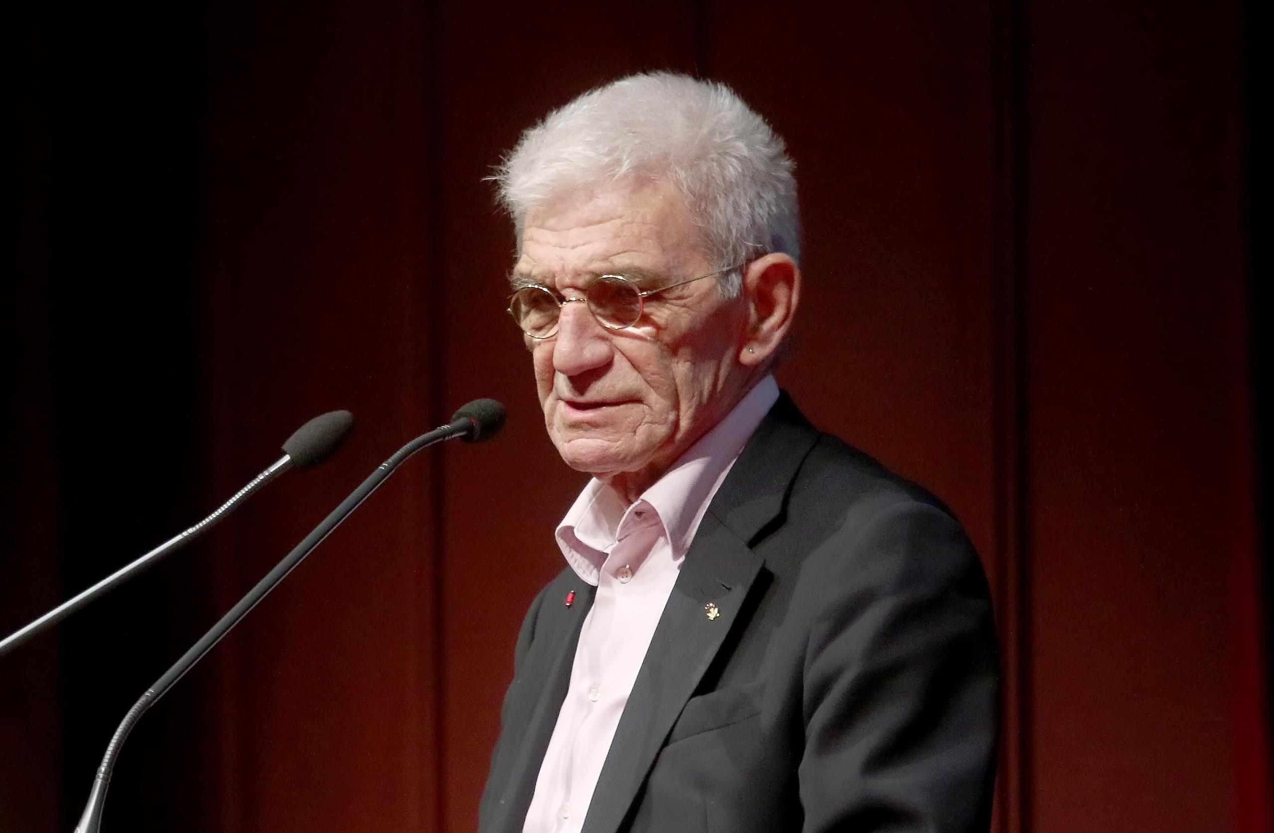 Παρασημοφόρηση του Γιάννη Μπουτάρη ως Ιππότη της Λεγεώνας της Τιμής