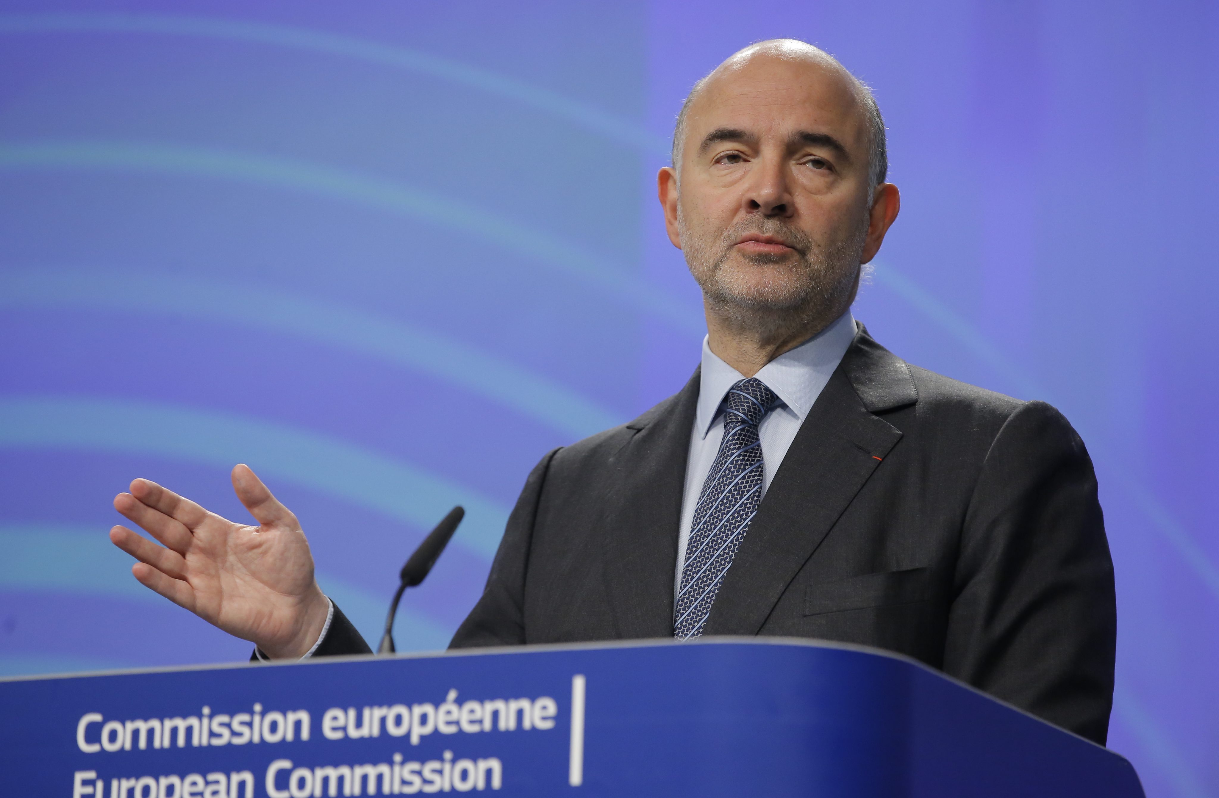 Μοσκοβισί προς Τσίπρα: Μόνο μια χώρα διαφωνεί με τα μέτρα σας