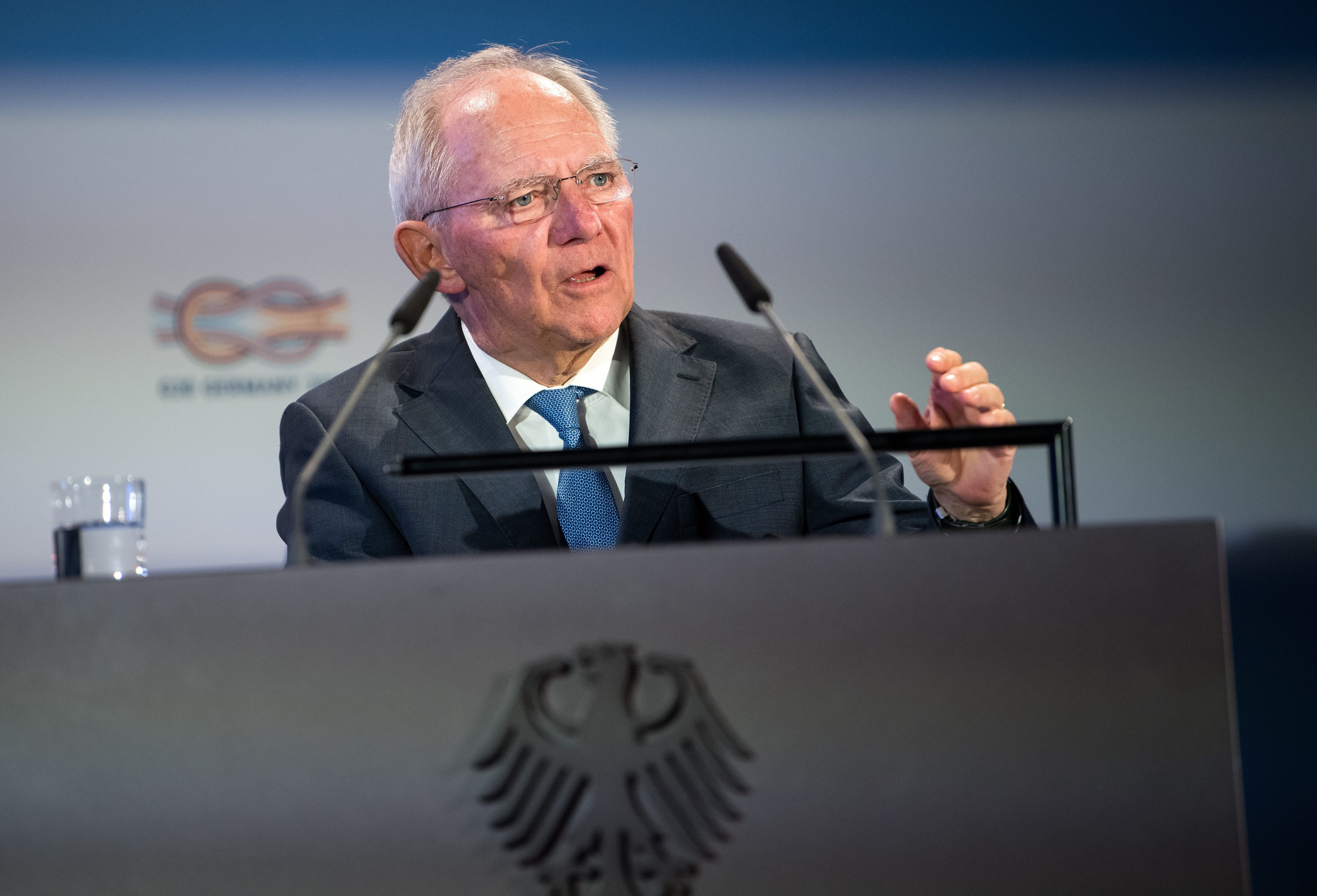 Πρέπει να είμαστε ήρεμοι με την Ιταλία, λέει ο Σόιμπλε