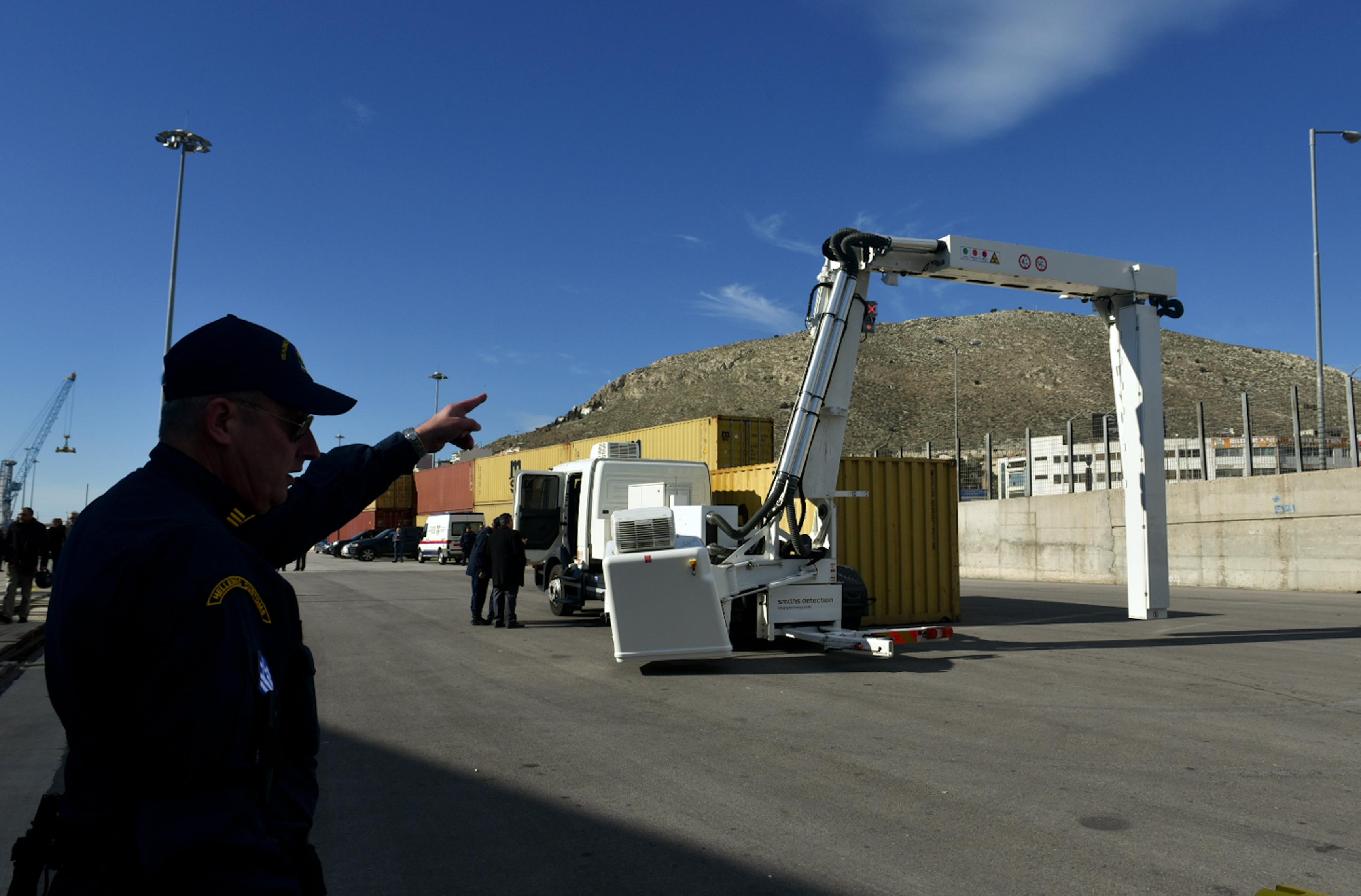 Αυτοκινούμενο μηχάνημα με ακτίνες Χ για την πάταξη του λαθρεμπορίου
