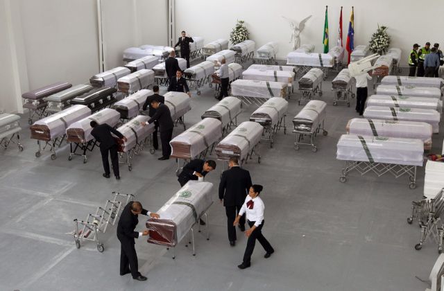 Το «τελευταίο αντίο» στα θύματα της αεροπορικής τραγωδίας