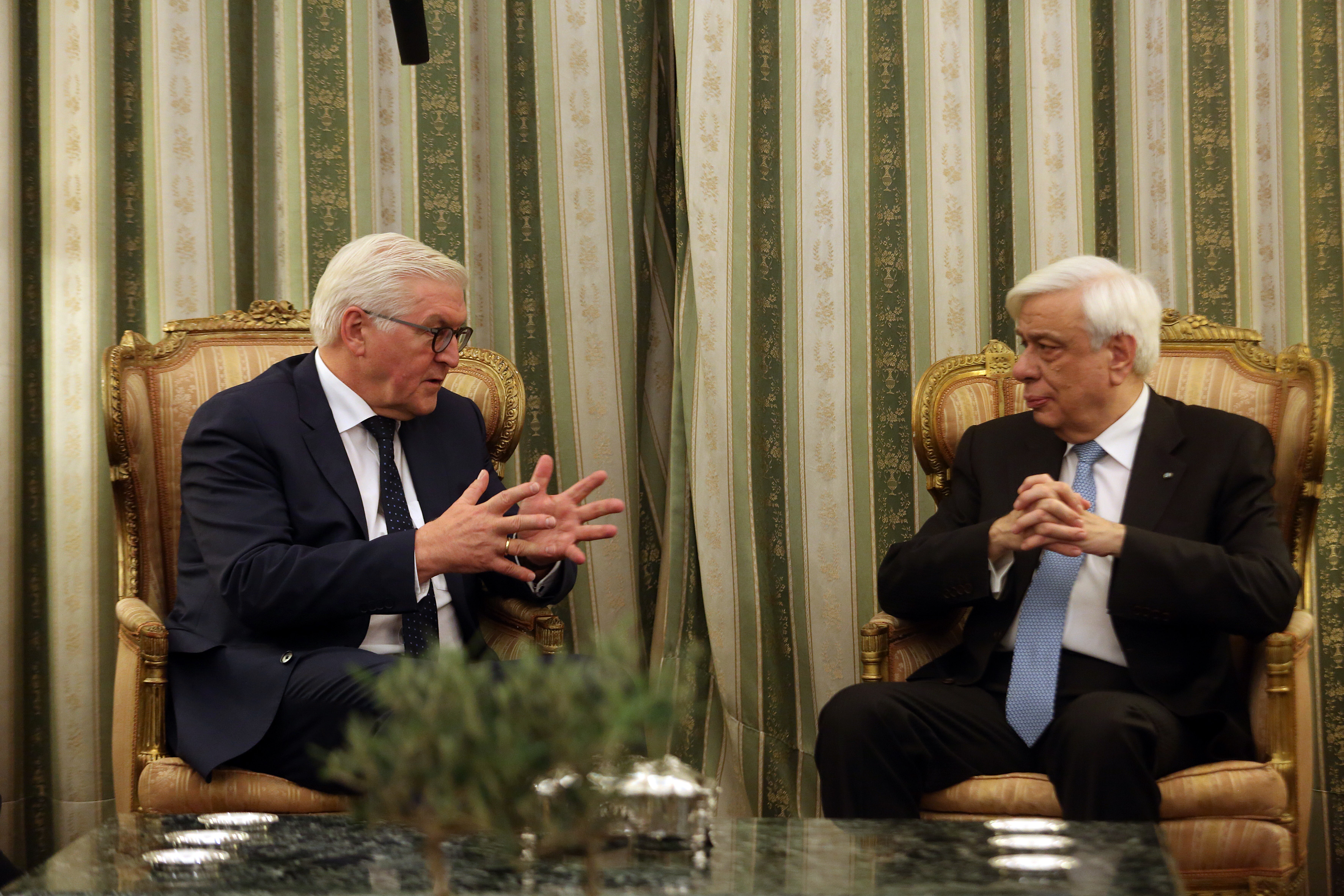 Σταϊνμάιερ: Δεν νοείται αμφισβήτηση συνόρων και Συνθηκών