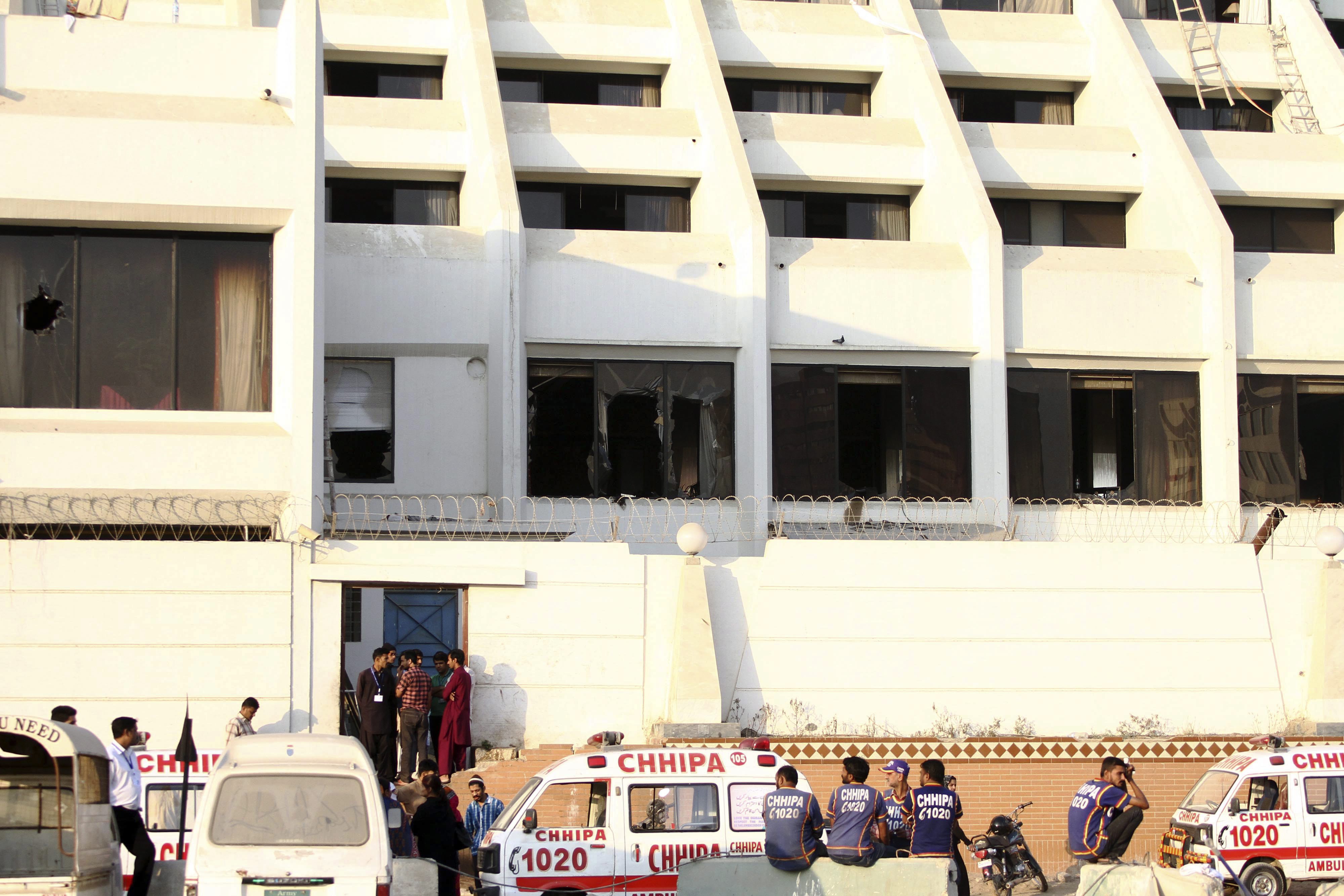 Πυρκαγιά με 11 νεκρούς και τραυματίες σε ξενοδοχείο του Πακιστάν
