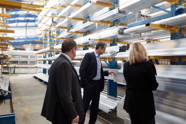 Μητσοτάκης: Η παραγωγική Ελλάδα στενάζει και αυτοί πανηγυρίζουν