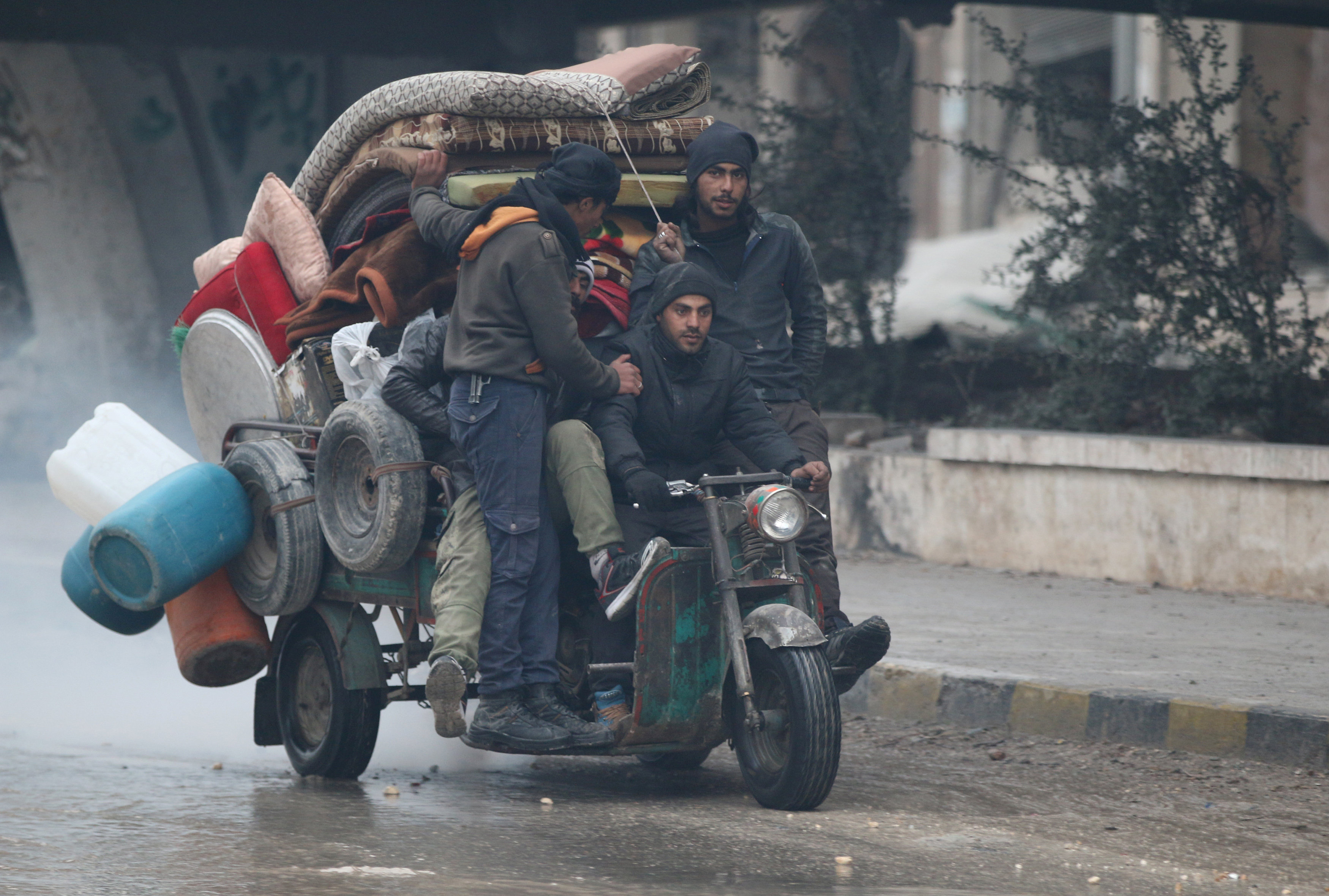 Το Χαλέπι επί ξυρού ακμής: Ο στρατός προελαύνει, οι αντάρτες ζητούν εκεχείρια