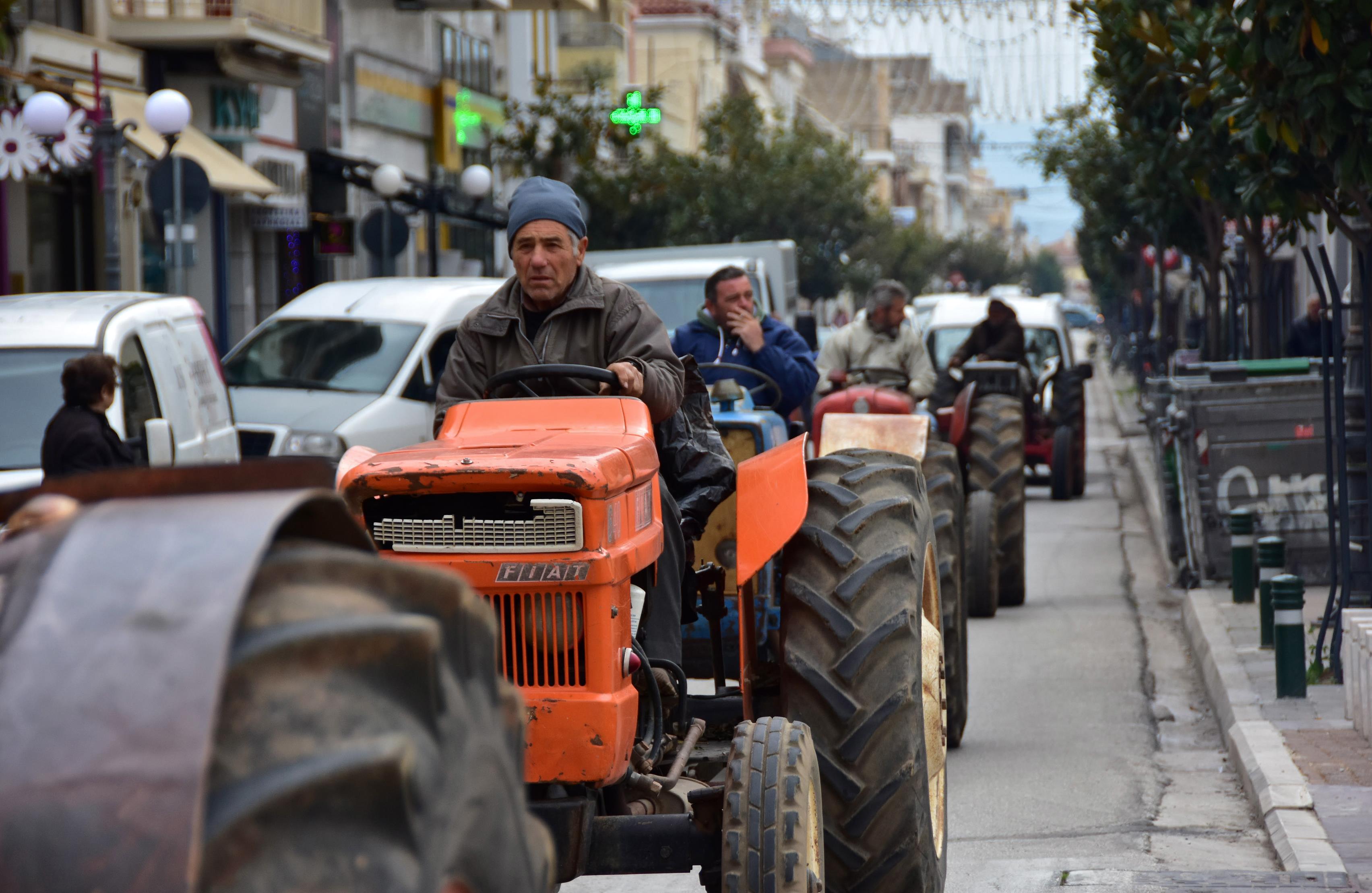 Ανοιχτό το ενδεχόμενο να κλείσουν δρόμους αφήνουν οι αγρότες