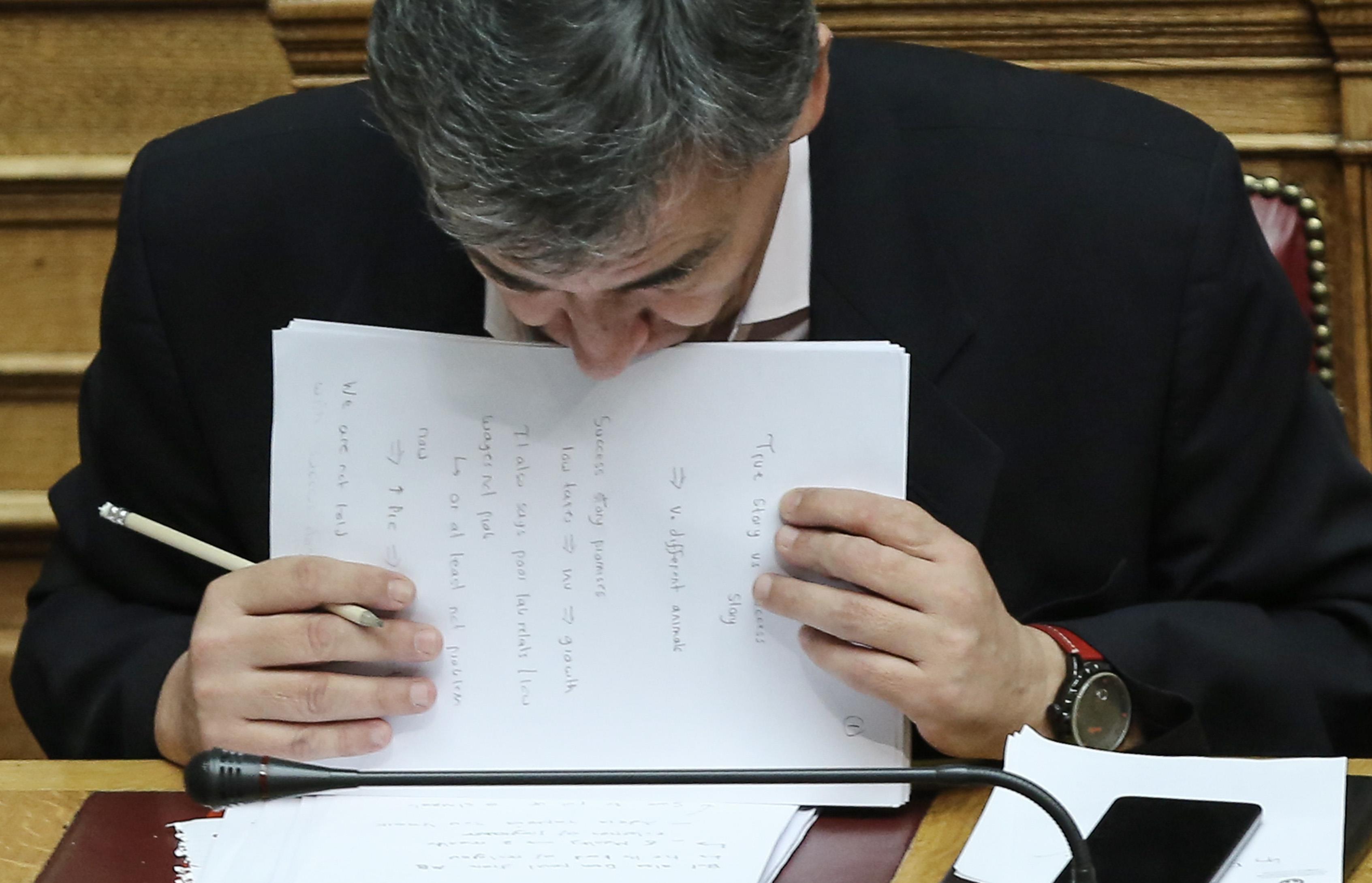 Τσακαλώτος: Συζητάμε παράταση του «κόφτη» μετά το 2018