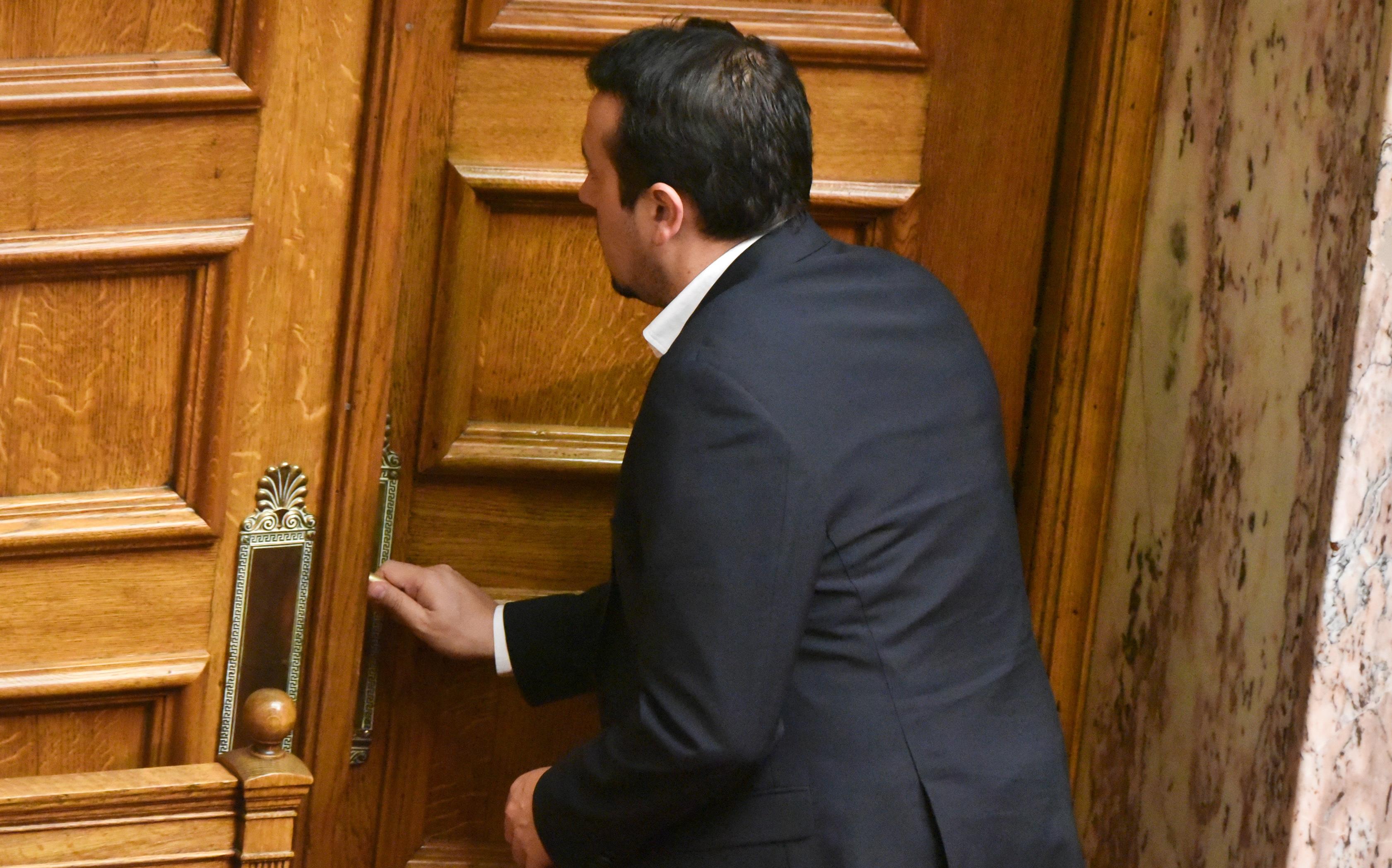 Kόντρα ΝΔ-Παππά για τη διαπλοκή και τον Σόιμπλε