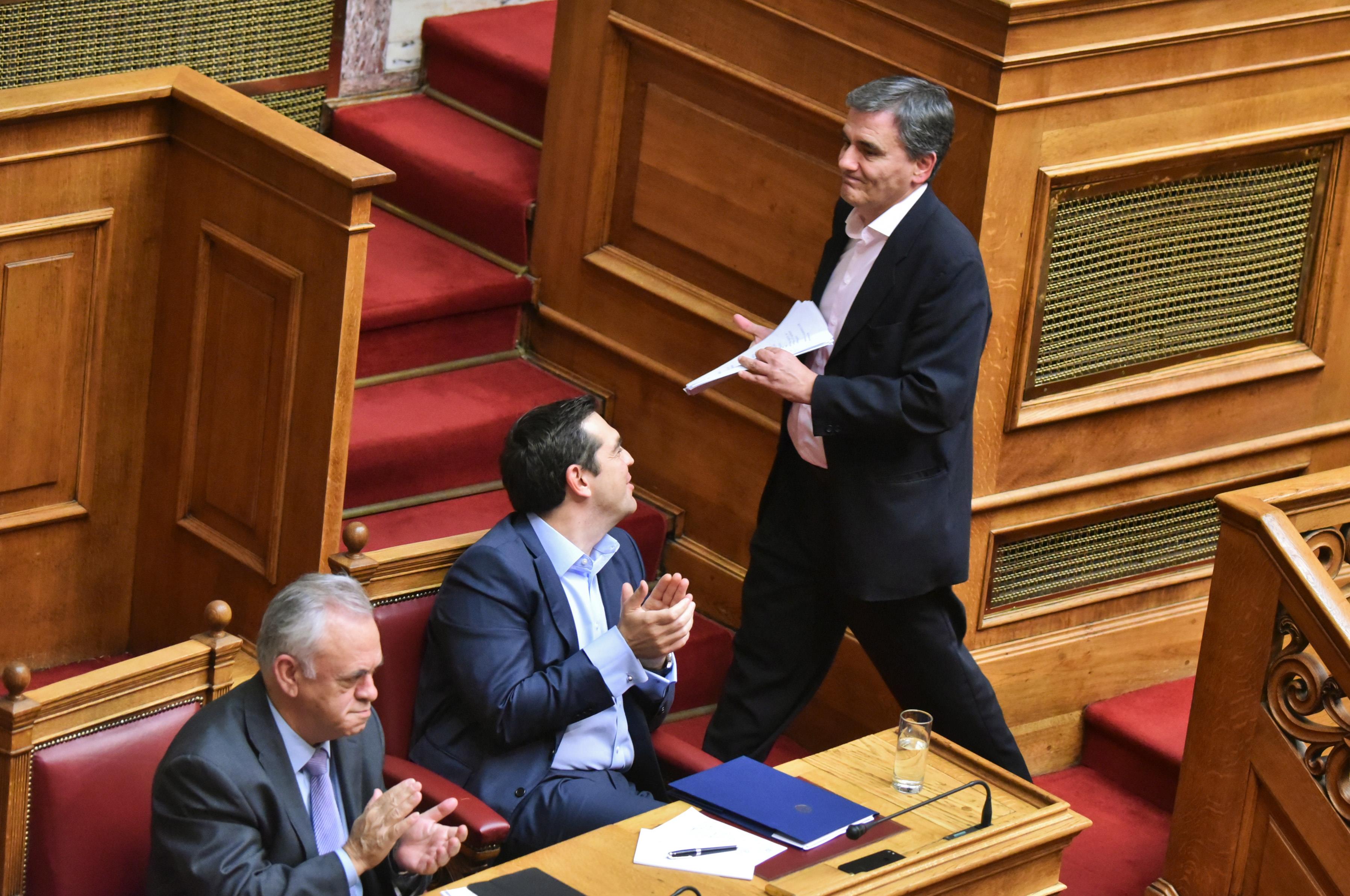 Τσακαλώτος: Αισθανόμαστε προδομένοι από τη στάση του ΔΝΤ