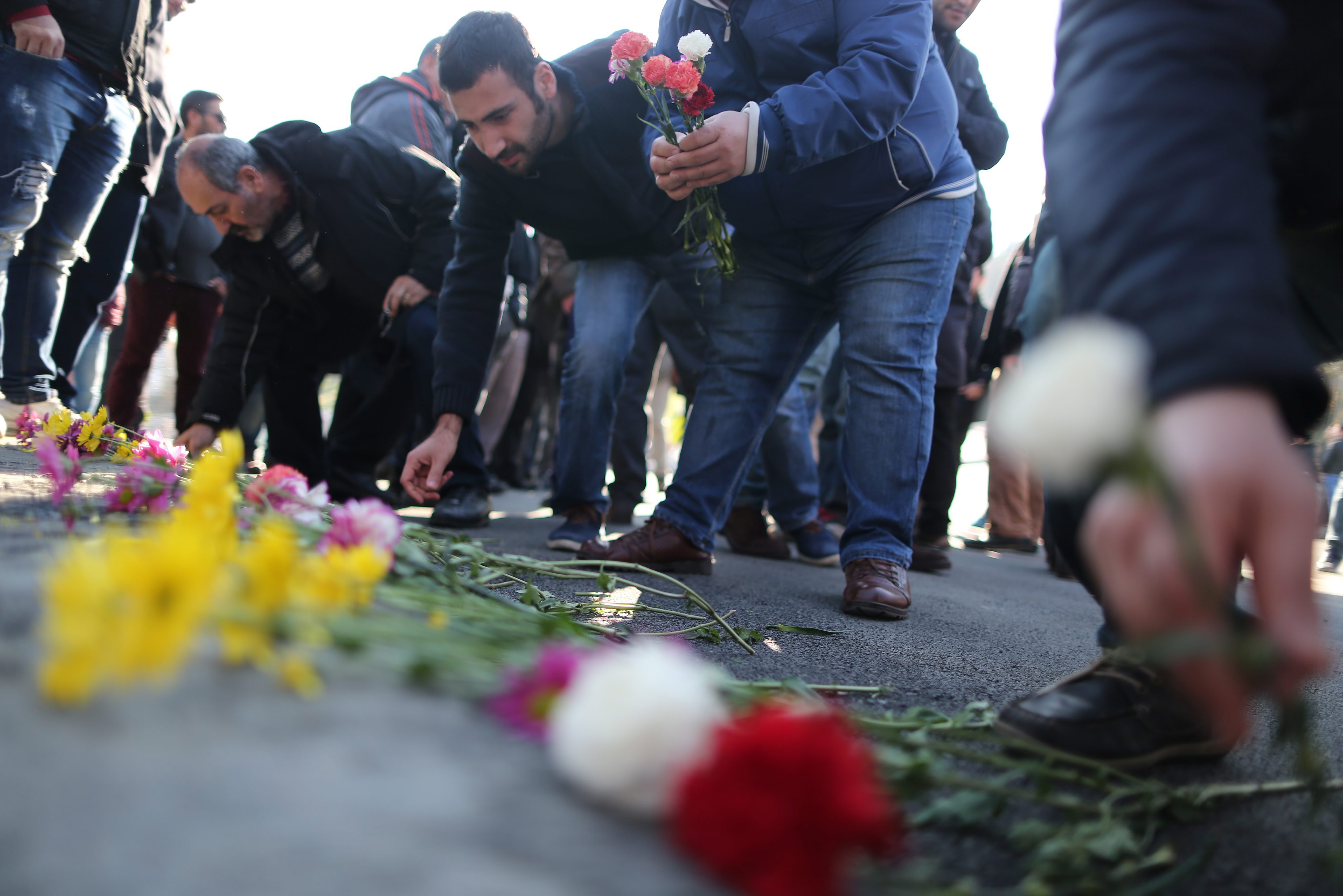 Τον αποτροπιασμό της εκφράζει η Ελλάδα για το μακελειό στην Κωνσταντινούπολη