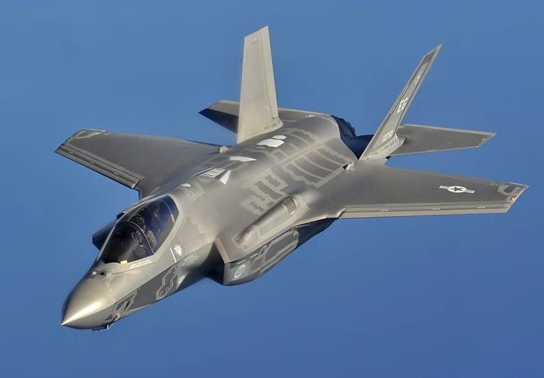 Μαχαίρι στο κόστος των μαχητικών F-35 θέλει να βάλει ο Τραμπ
