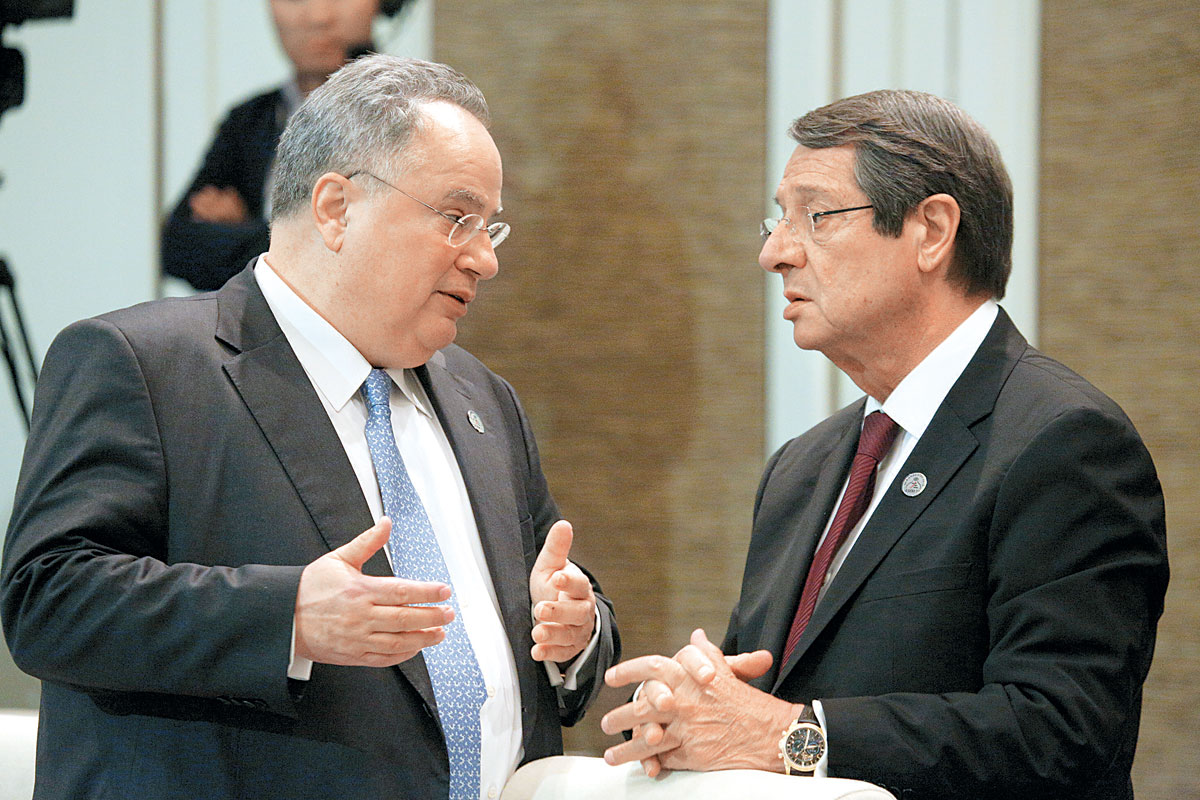 Με tweet απαντά ο Κοτζιάς μετά τις δηλώσεις Αναστασιάδη