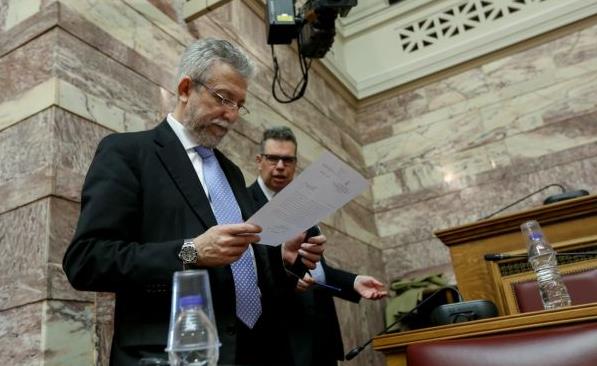 Με τη διαδικασία του κατεπείγοντος το νομοσχέδιο για το πλαστικό χρήμα