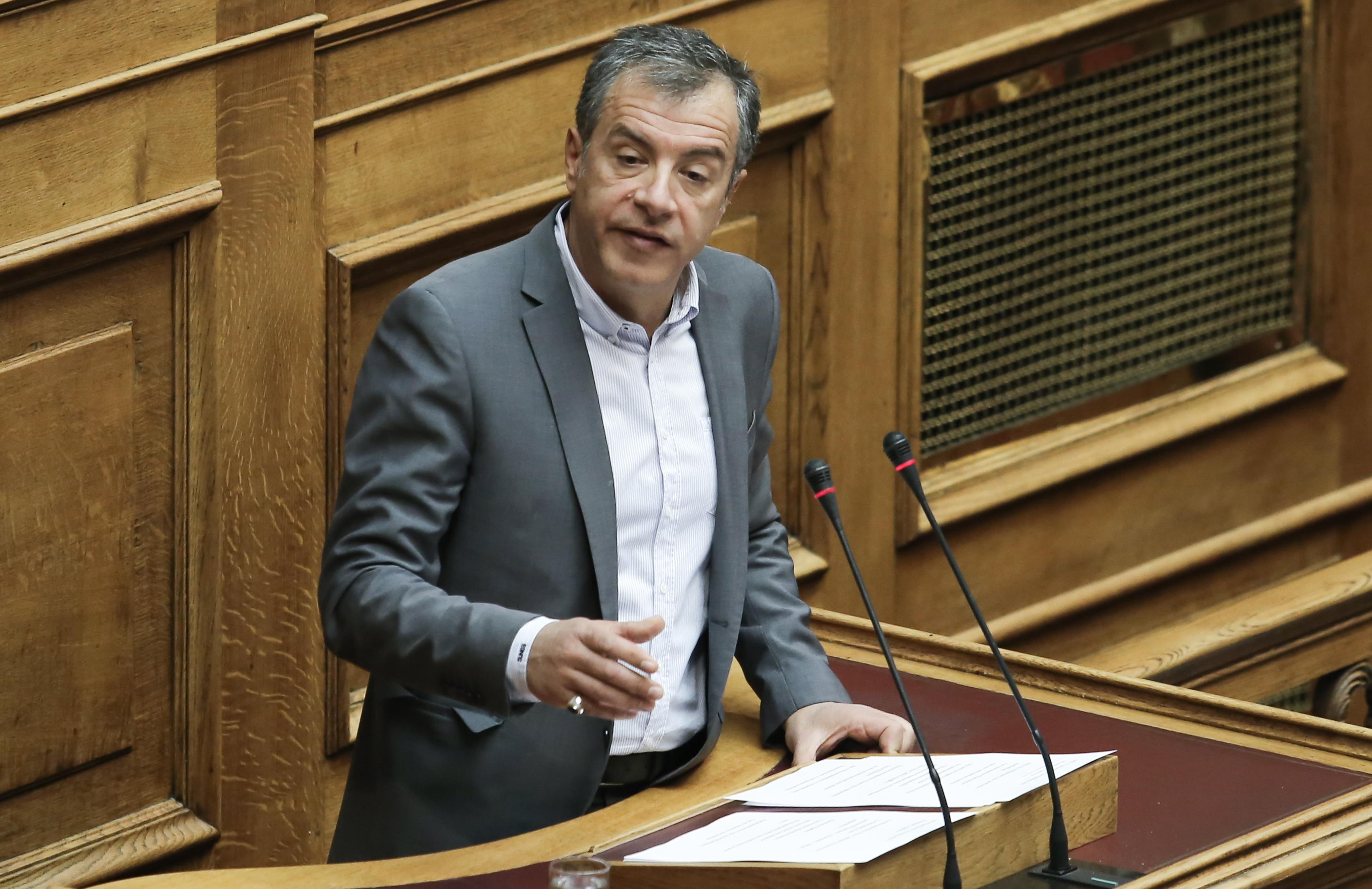 Θεοδωράκης: Δεν θα γίνουμε κομπάρσοι στα σχέδιά σας