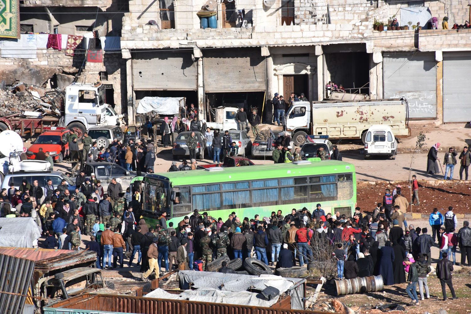 Συνεχίζεται η απομάκρυνση από το Χαλέπι, χιλιάδες έχουν φύγει