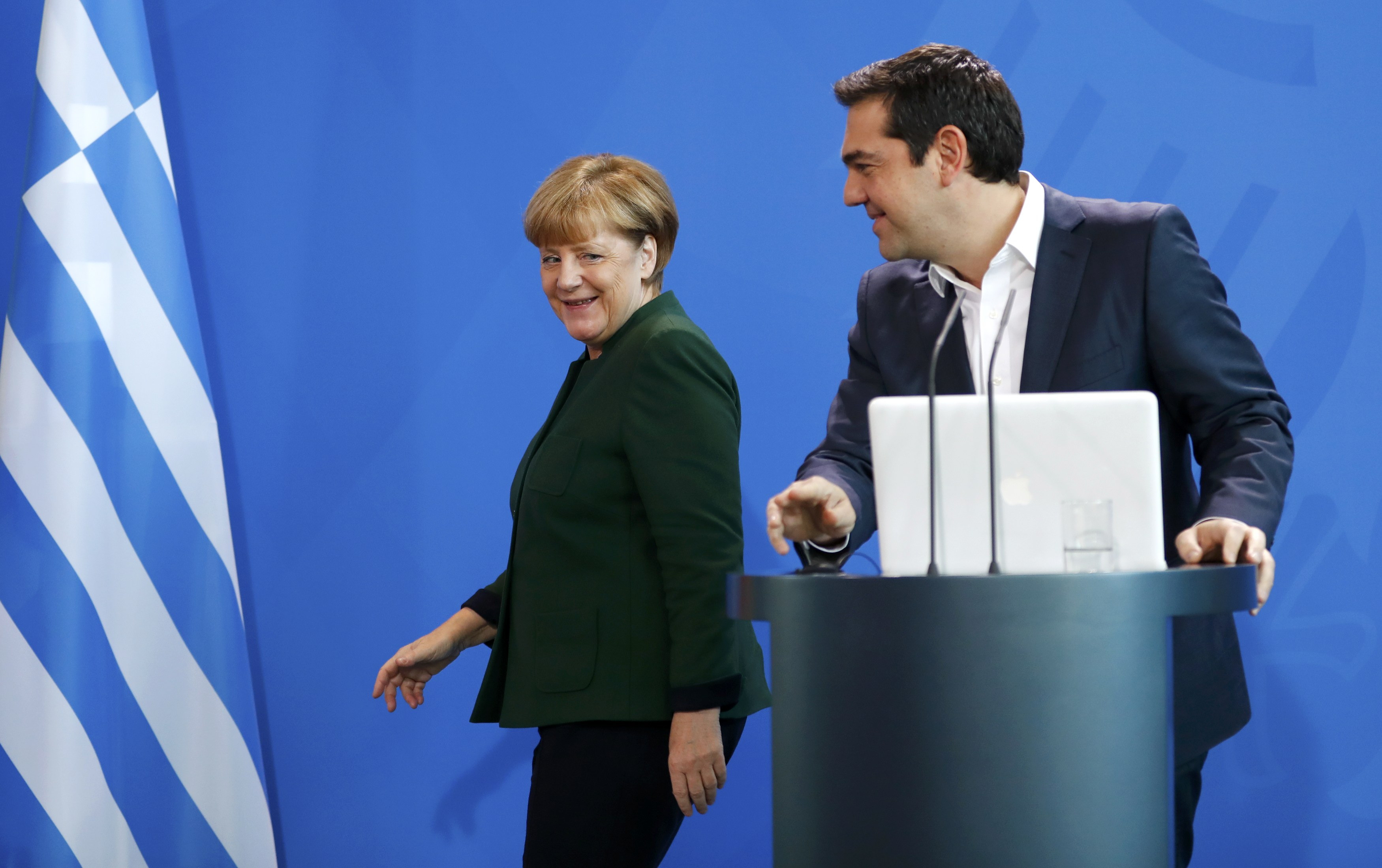 Μέρκελ προς Τσίπρα: Οι αποφάσεις δεν λαμβάνονται στο Βερολίνο