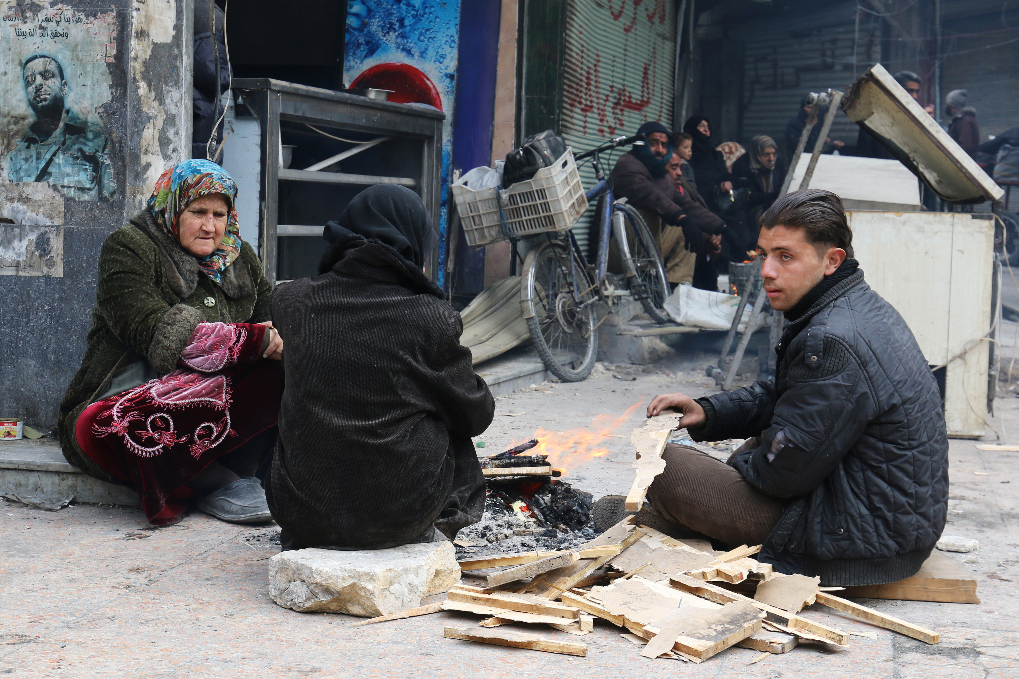 Μπαλάκι η επίρριψη ευθυνών για το πάγωμα της απομάκρυνσης από το Χαλέπι
