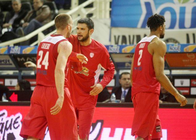 «Απόλυτος» ο Ολυμπιακός που κέρδισε ΠΑΟΚ και… απουσίες