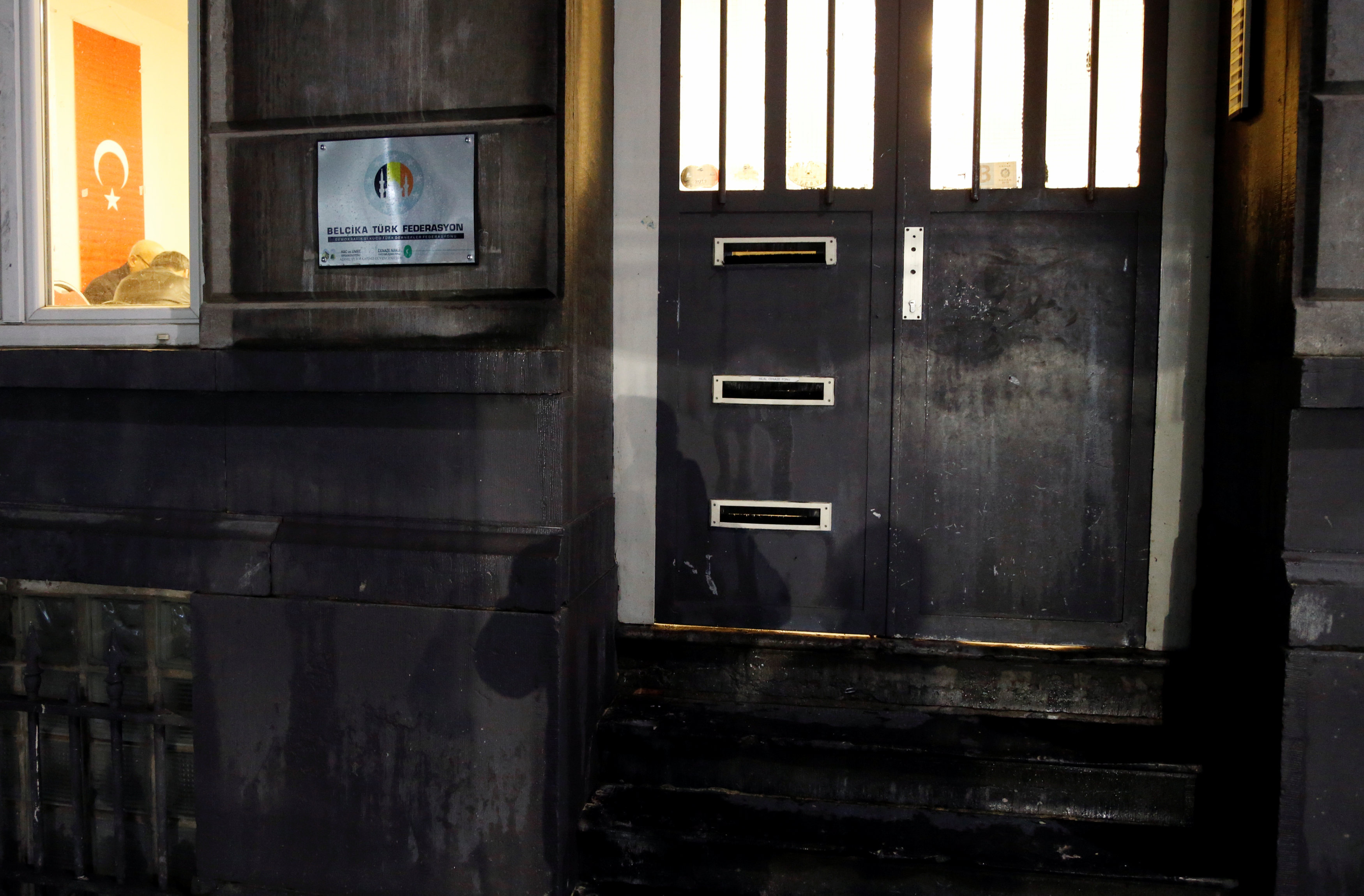 Γκαζάκια έξω από τα γραφεία τουρκικού σύλλογου στις Βρυξέλλες