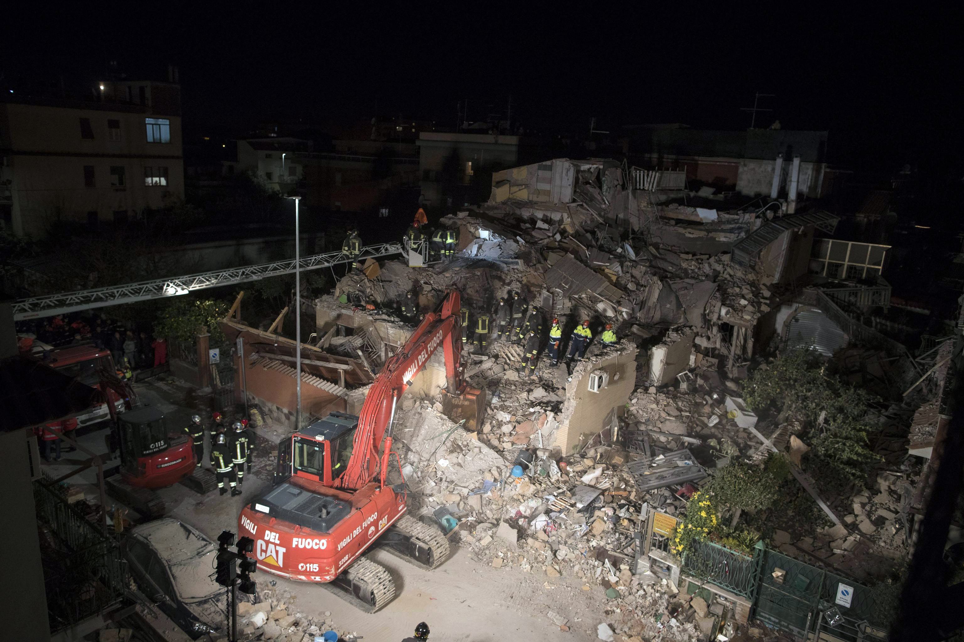 Κατάρρευση κτιρίου στη Ρώμη, δύο γυναίκες κάτω από τα συντρίμμια