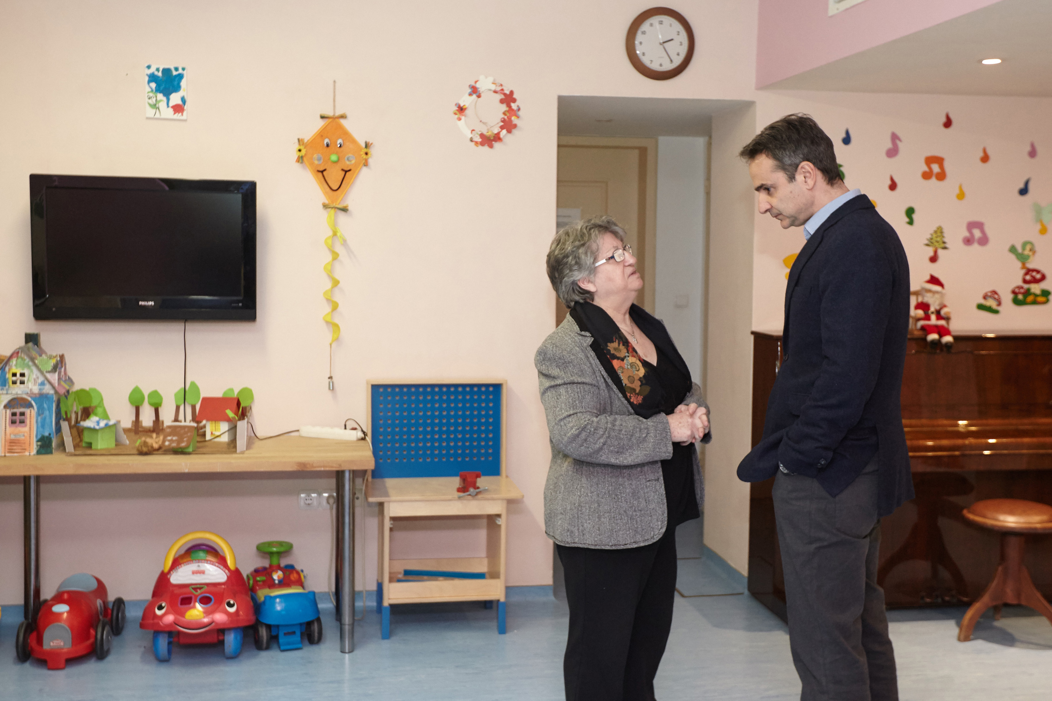 Επίσκεψη Μητσοτάκη στο σύλλογο «Φλόγα»