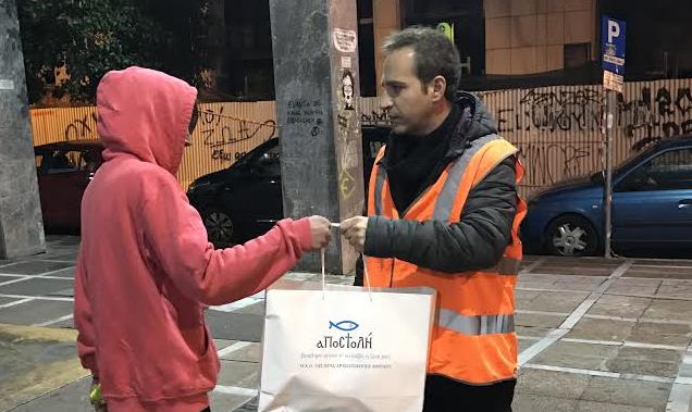 «Αποστολή» στο καθήκον: Κοντά στους άστεγους και τις γιορτινές βραδιές