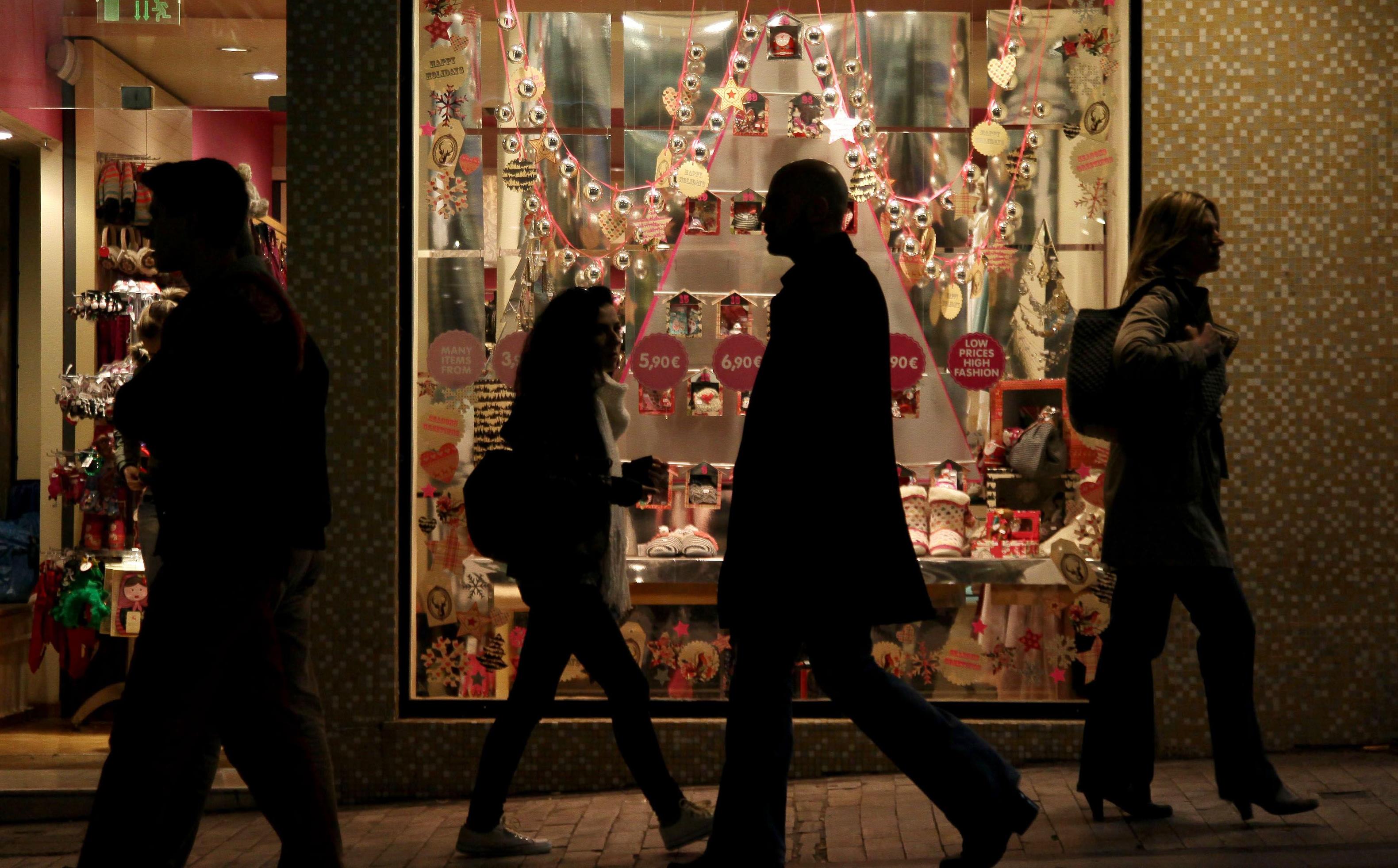 Σε ισχύ το εορταστικό ωράριο των καταστημάτων