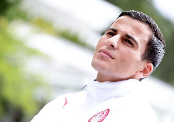 Και επίσημα ο Ομάρ δανεικός από τον Ολυμπιακό στη Χαλ