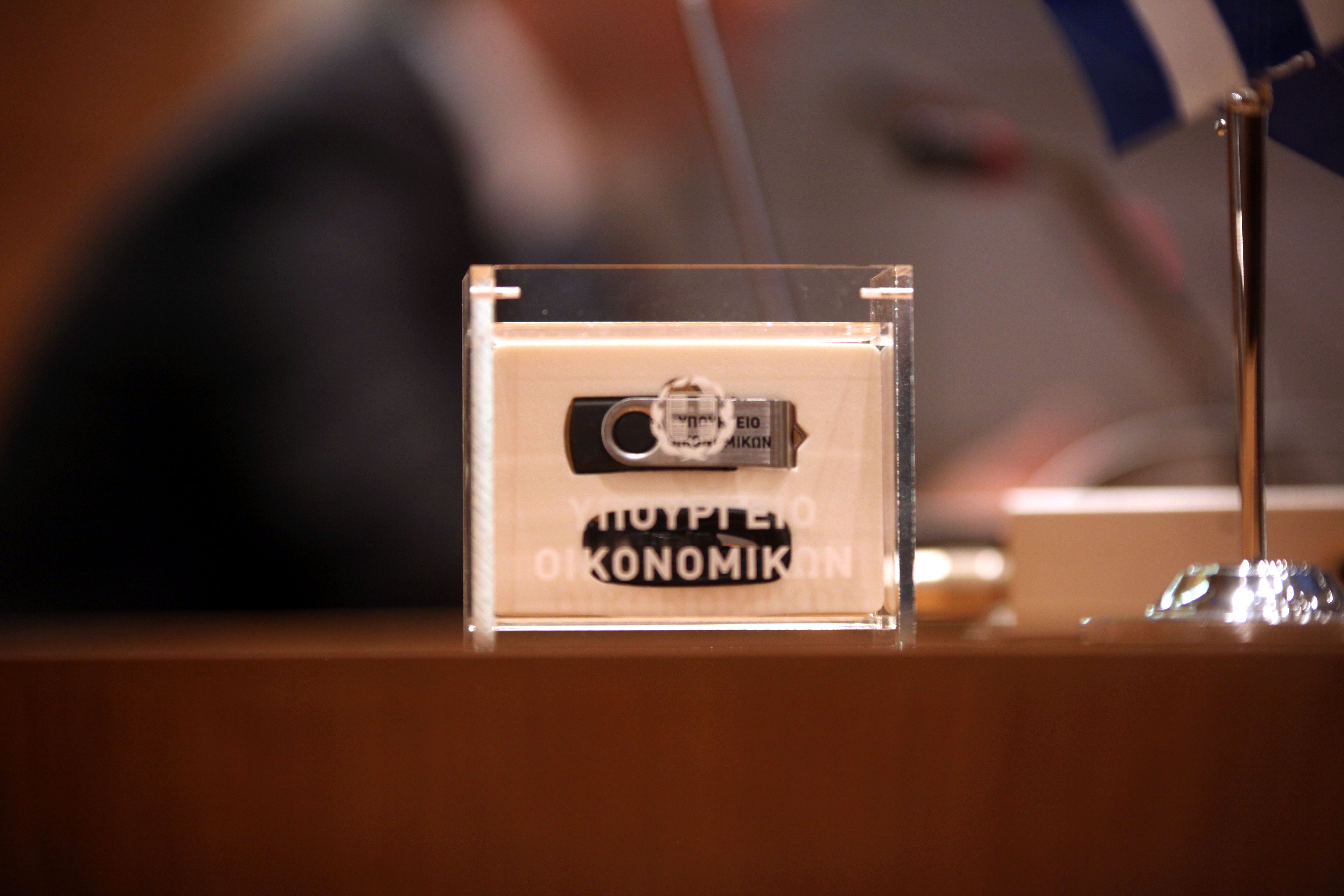 Κόντρα Τσακαλώτου – Σταϊκούρα για νέα μέτρα και την επιστολή στους θεσμούς