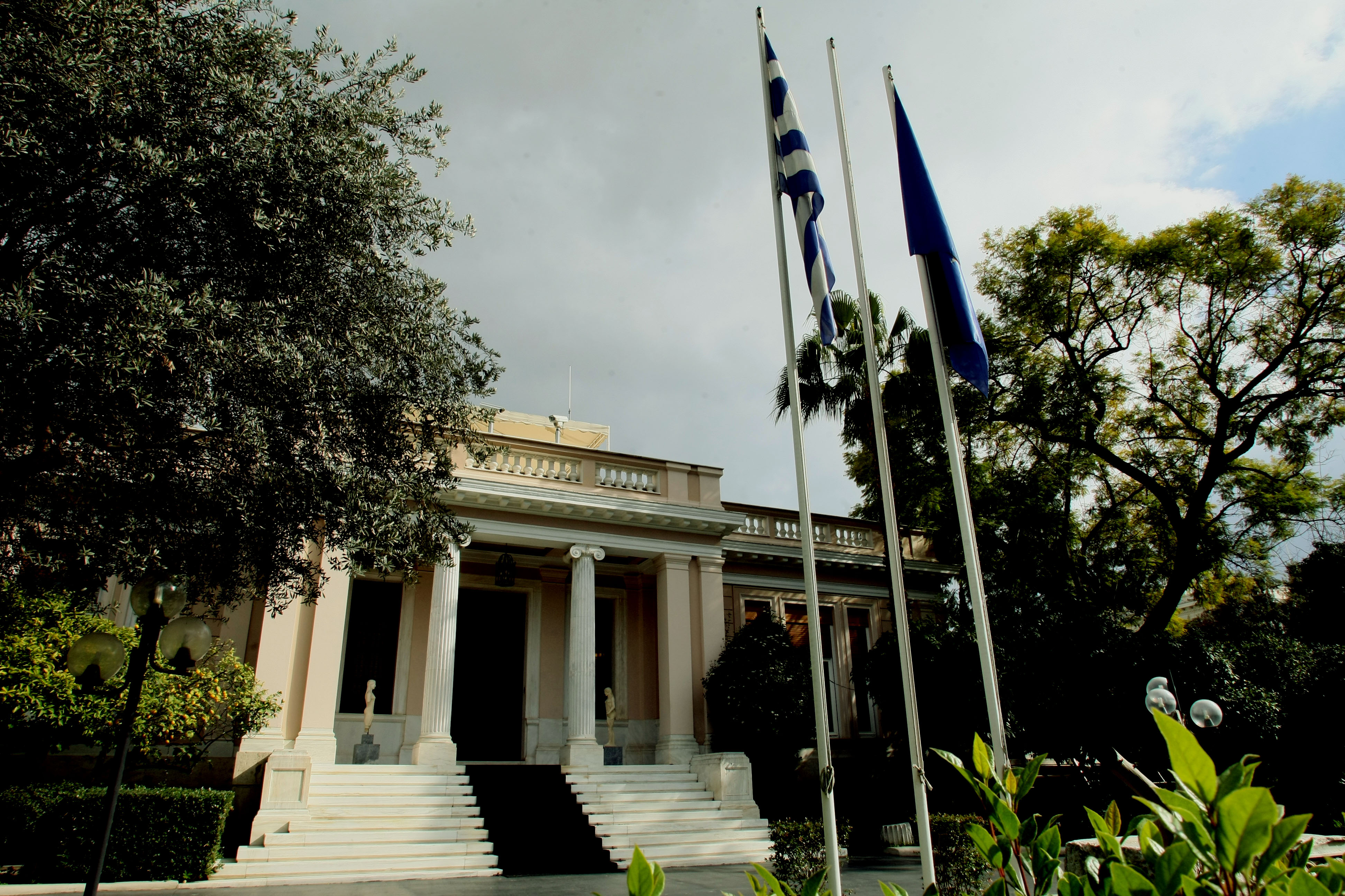 Η κυβέρνηση προσβλέπει στον Τραμπ για έξωση του ΔΝΤ από το πρόγραμμα