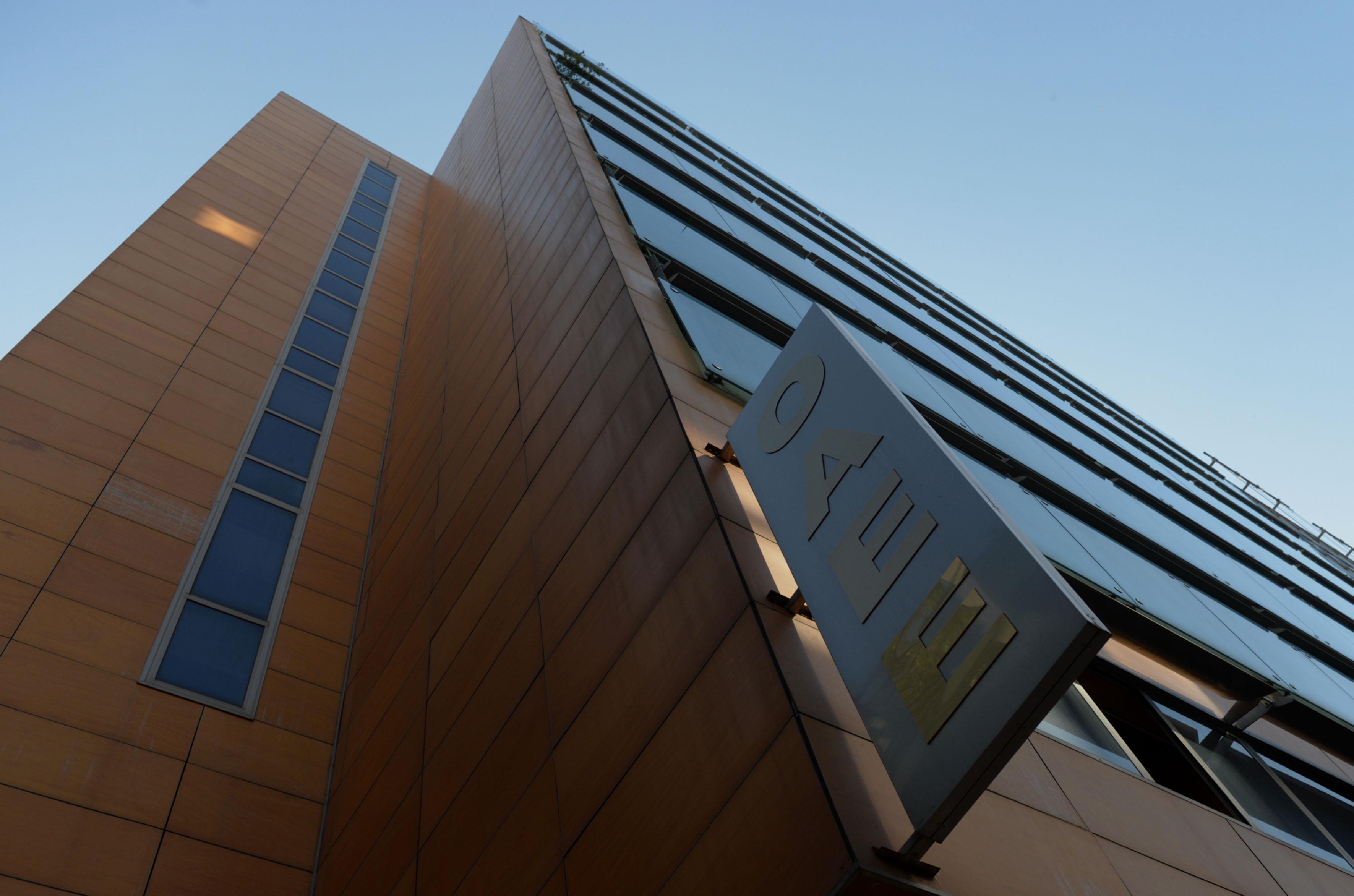 Οι εισφορές γονατίζουν ελεύθερους επαγγελματίες και «μπλοκάκια»