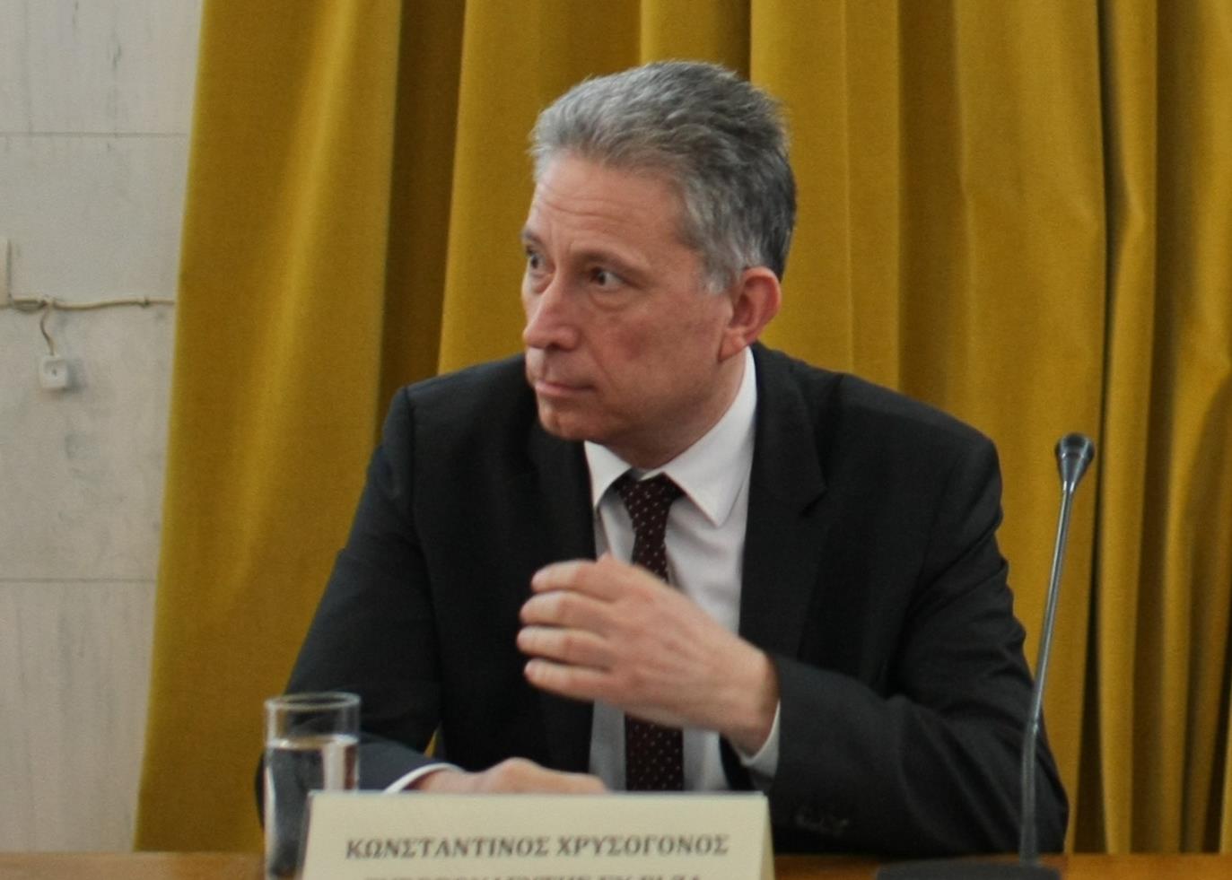 Χρυσόγονος: Ο Τσίπρας ενημερώνεται από τον Καρανίκα για τα ευρωπαϊκά