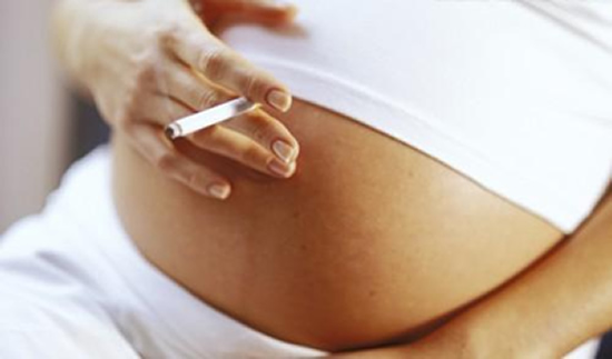 Το κάπνισμα κατά την κύηση κάνει κακό στους παιδικούς νεφρούς