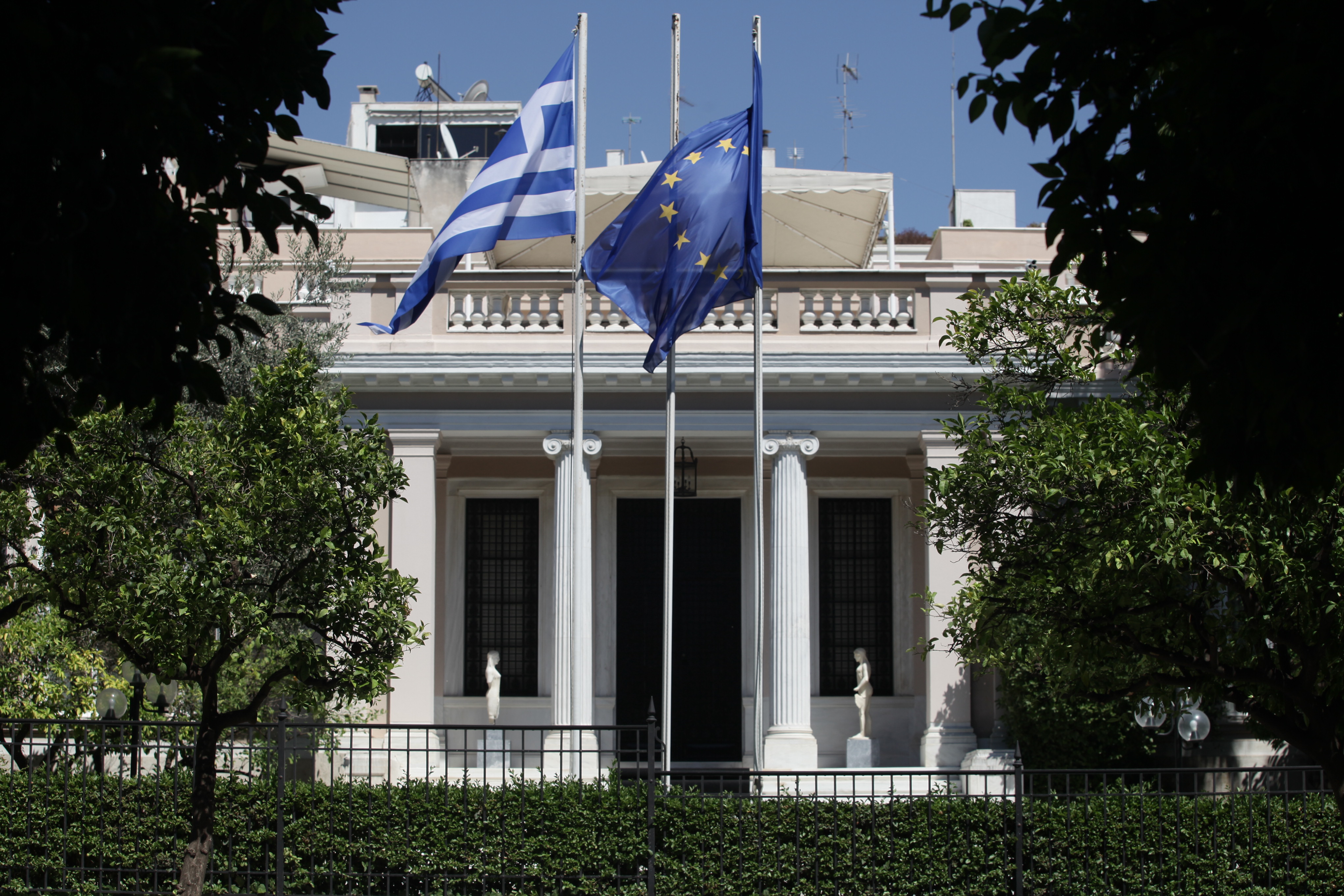 Μαξίμου: Αυτονόητα δεσμευτικές οι αποφάσεις της Δικαιοσύνης