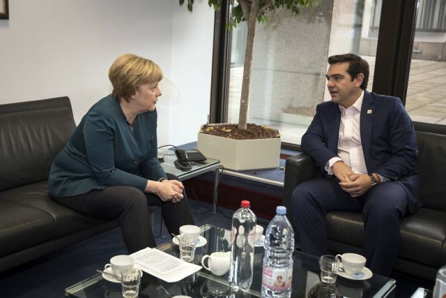 Τηλεφωνική επικοινωνία με Τσίπρα ζήτησε η Μέρκελ