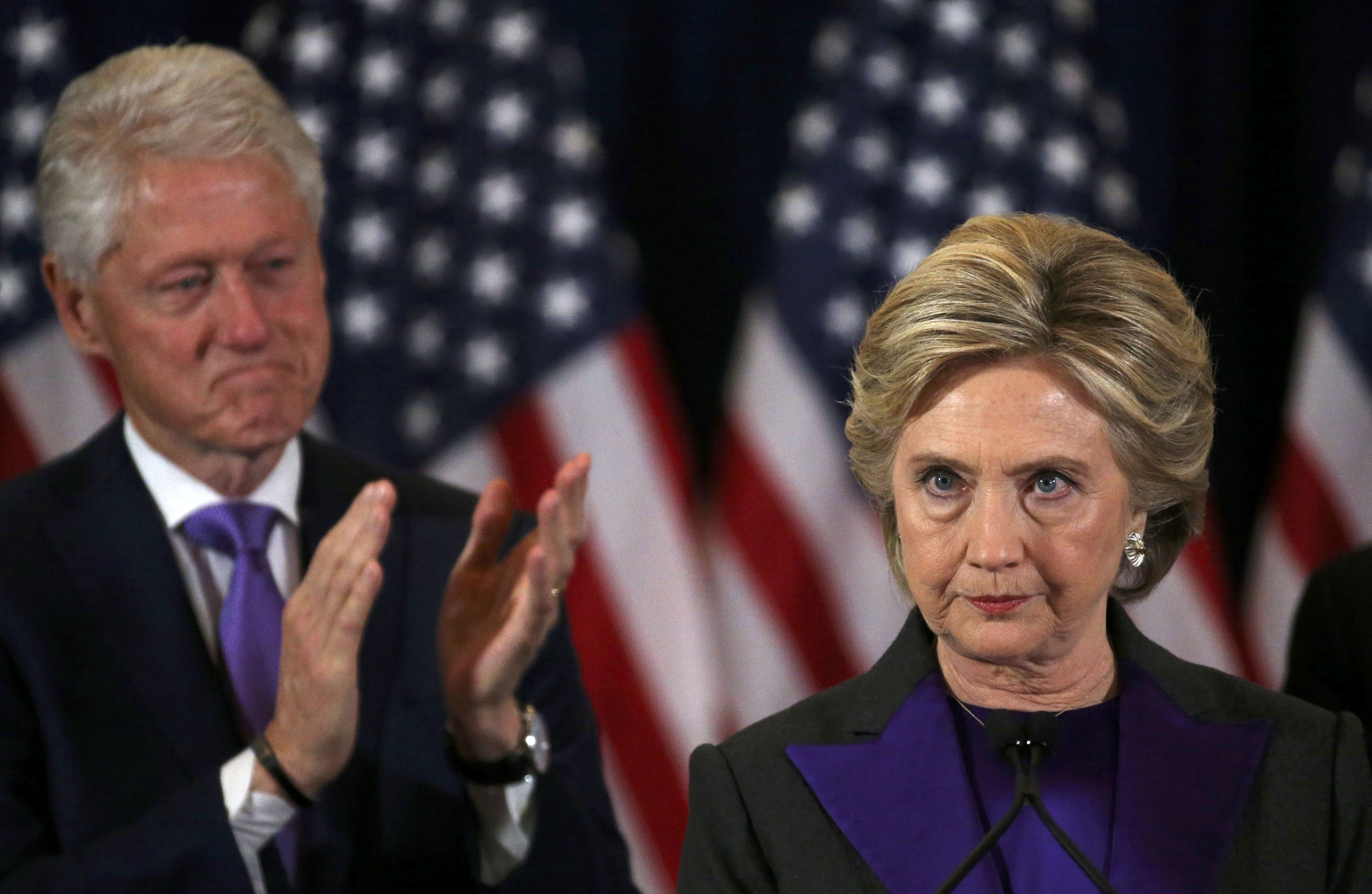Χίλαρι και Μπιλ Κλίντον θα παραστούν στην ορκωμοσία Τραμπ