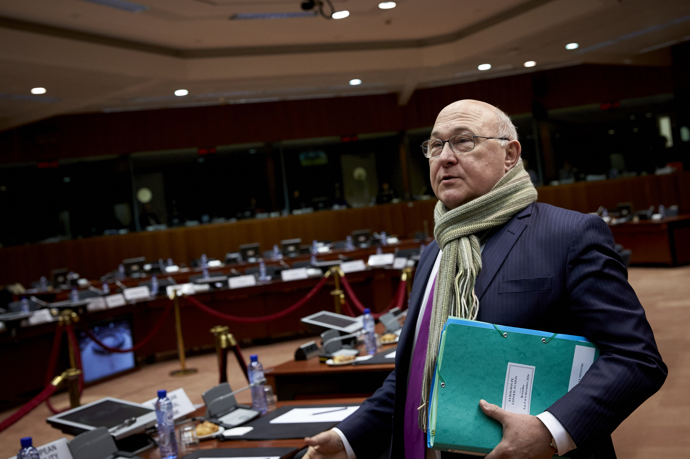 Σαπέν: Δεν είναι λογικό να ζητούνται εκ των προτέρων μέτρα