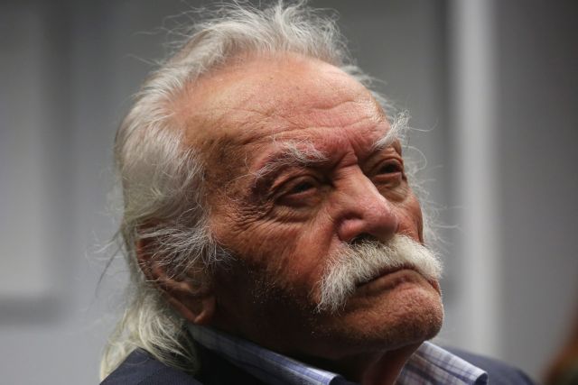 Γλέζος: Δώστε τον γιο της Ρούπα στους συγγενείς του