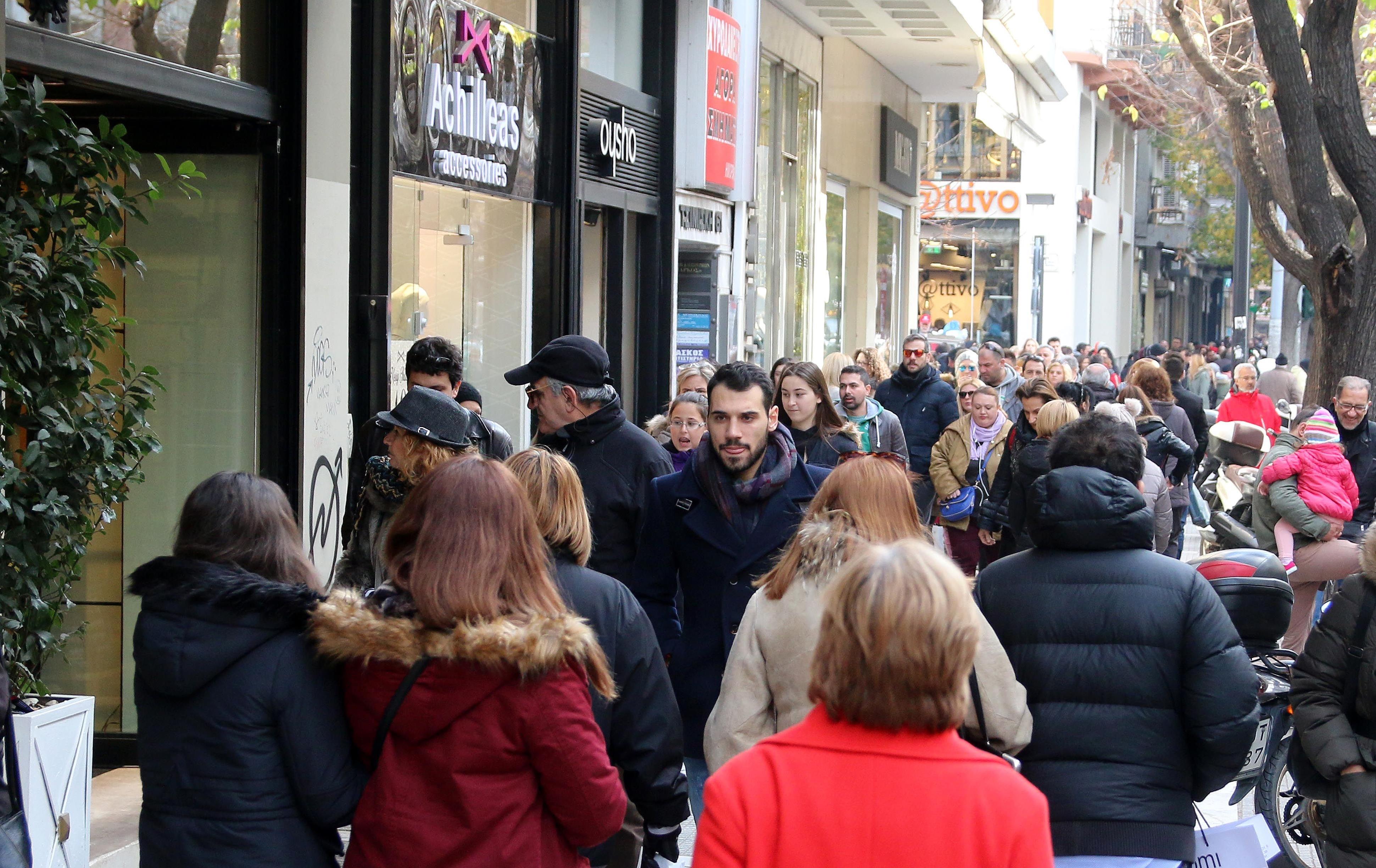 Οι φορολογικές υποχρεώσεις ροκάνισαν τον τζίρο των καταστημάτων