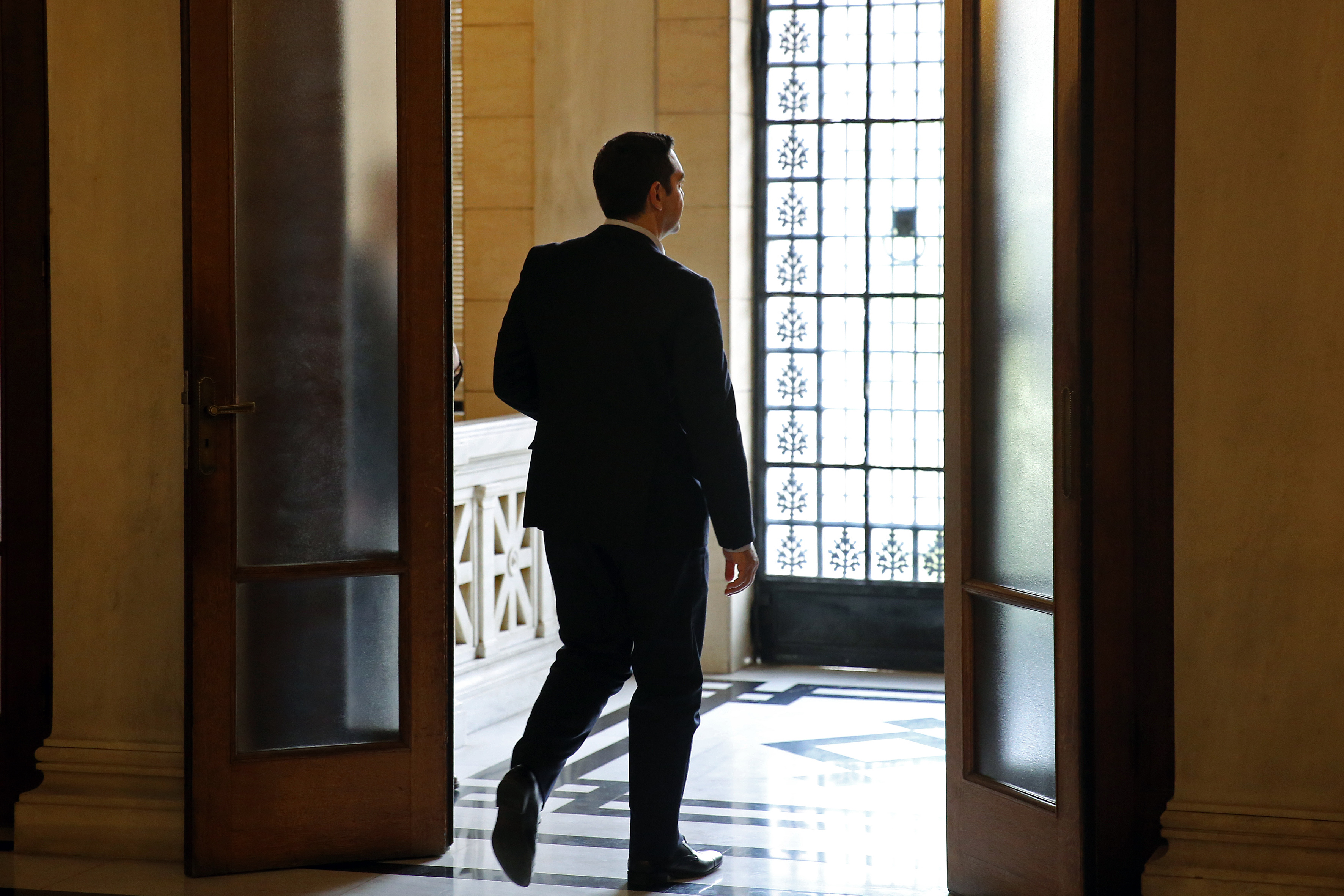 Τετ-α-τετ του πρωθυπουργού με τους πολιτικούς αρχηγούς για το Κυπριακό