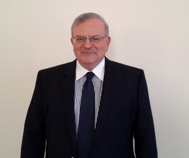 Με τιμές εν ενεργεία υπουργού κηδεύτηκε ο Κυριάκος Αμοιρίδης