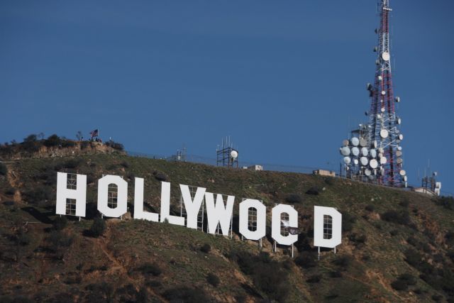 Φάρσα με την επιγραφή «Hollywood» γίνεται ύμνος στο… χόρτο