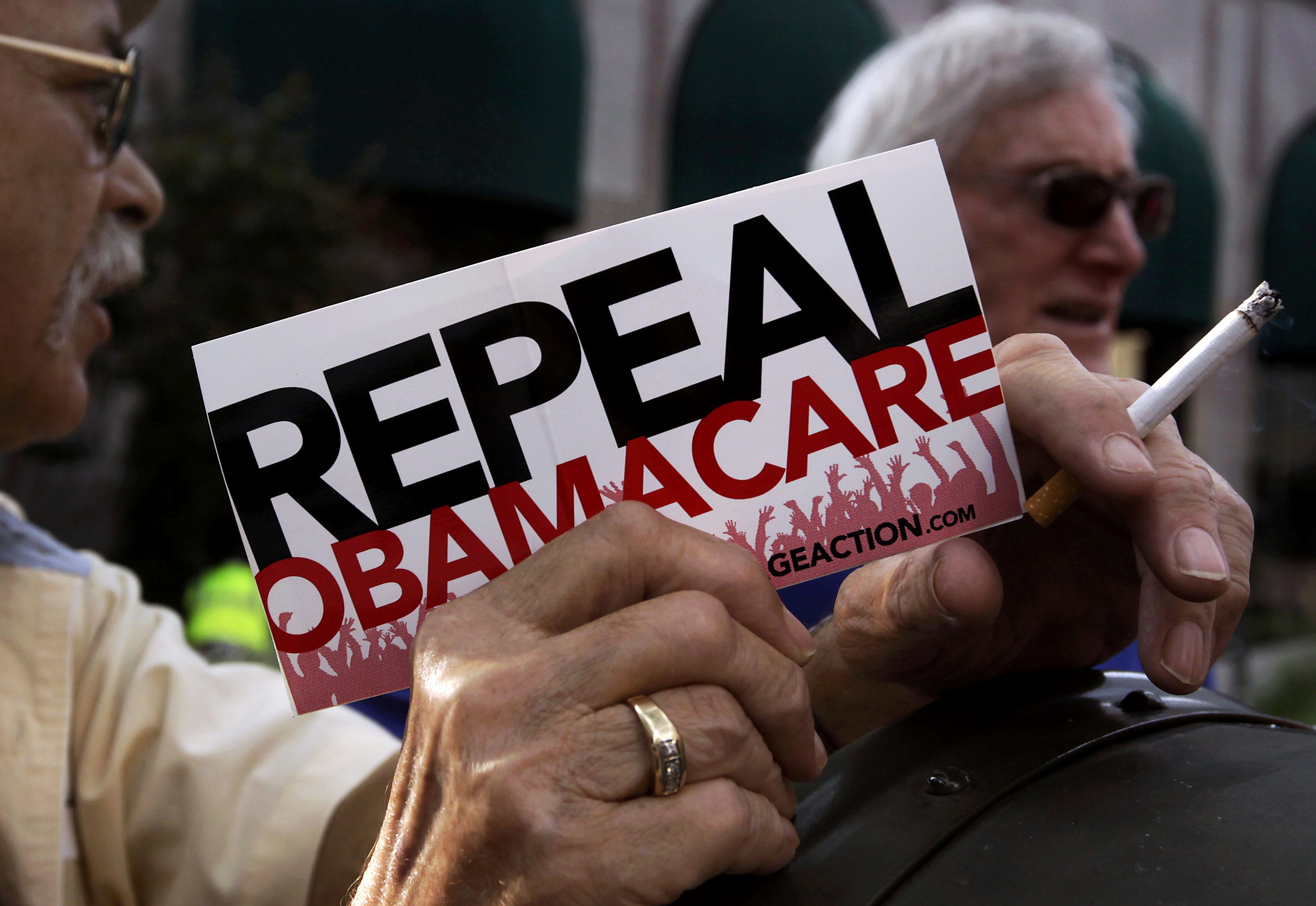 Πολεμήστε για το Obamacare λέει ο Ομπάμα στους Δημοκρατικούς