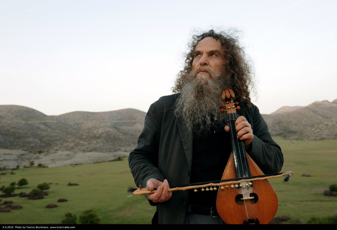 Ο Ψαραντώνης για τέσσερις εμφανίσεις στο Half Note: Προσκλήσεις